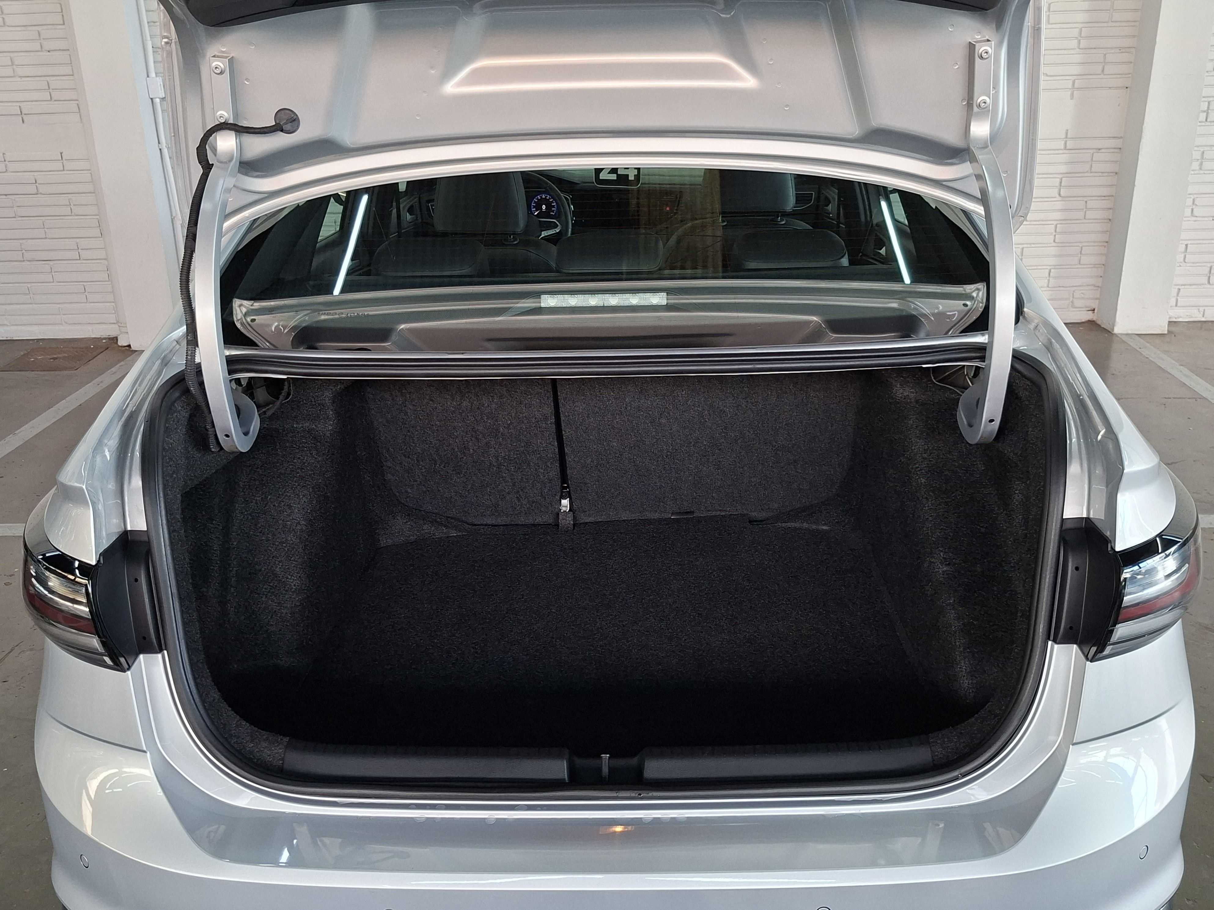 VIRTUS HIGHLINE 200TSI