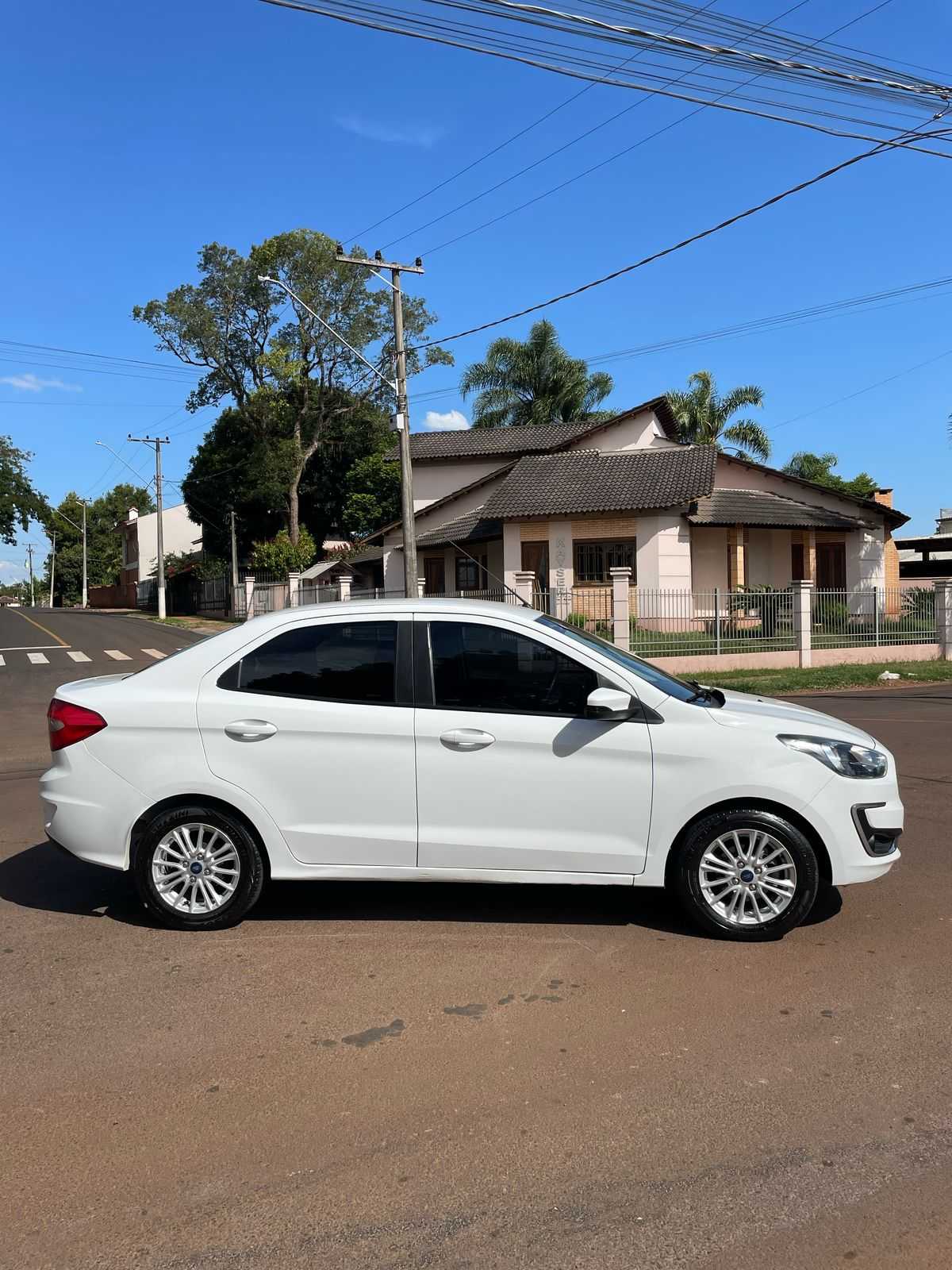 KA 1.5 SEDAN TITANIUM AUT