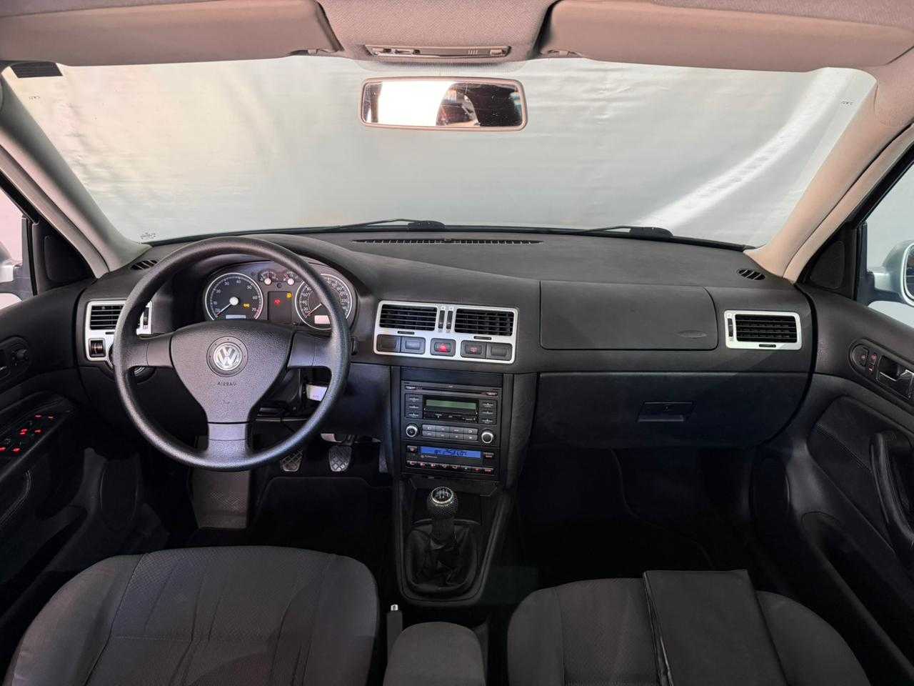 BORA 2.0 MI 8V GASOLINA 4P MAN