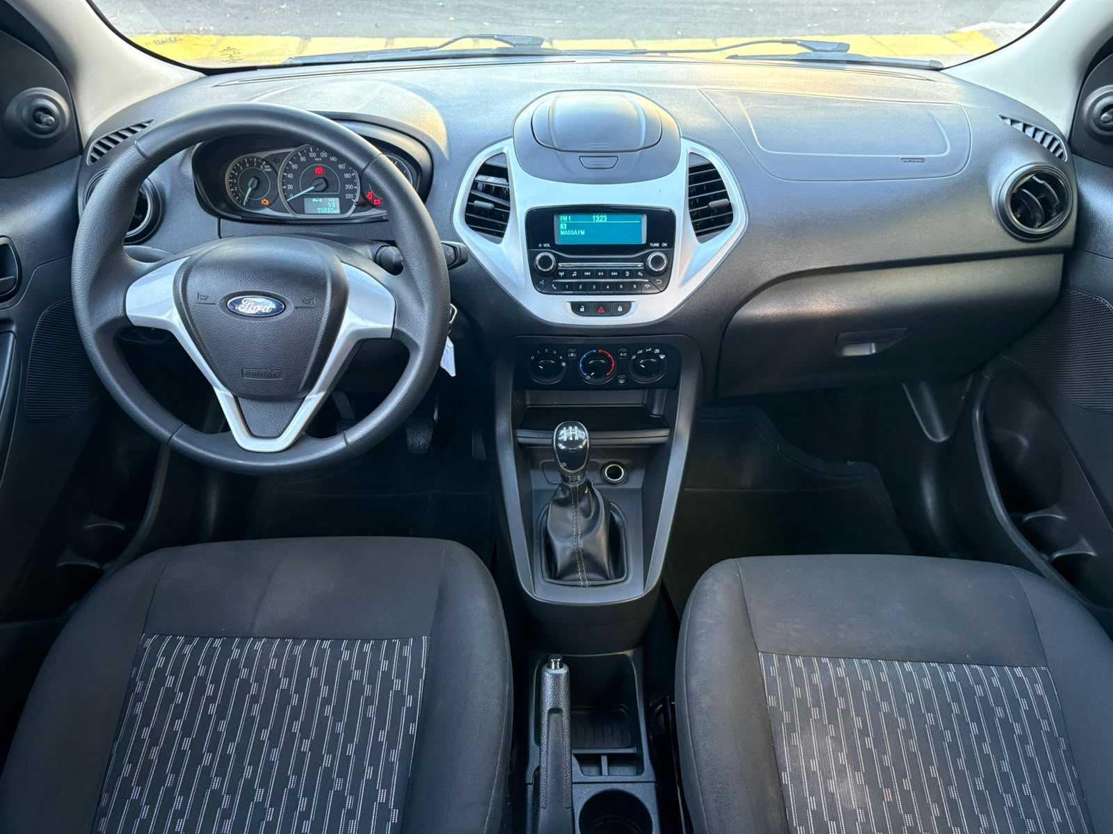 KA SEDAN 1.0