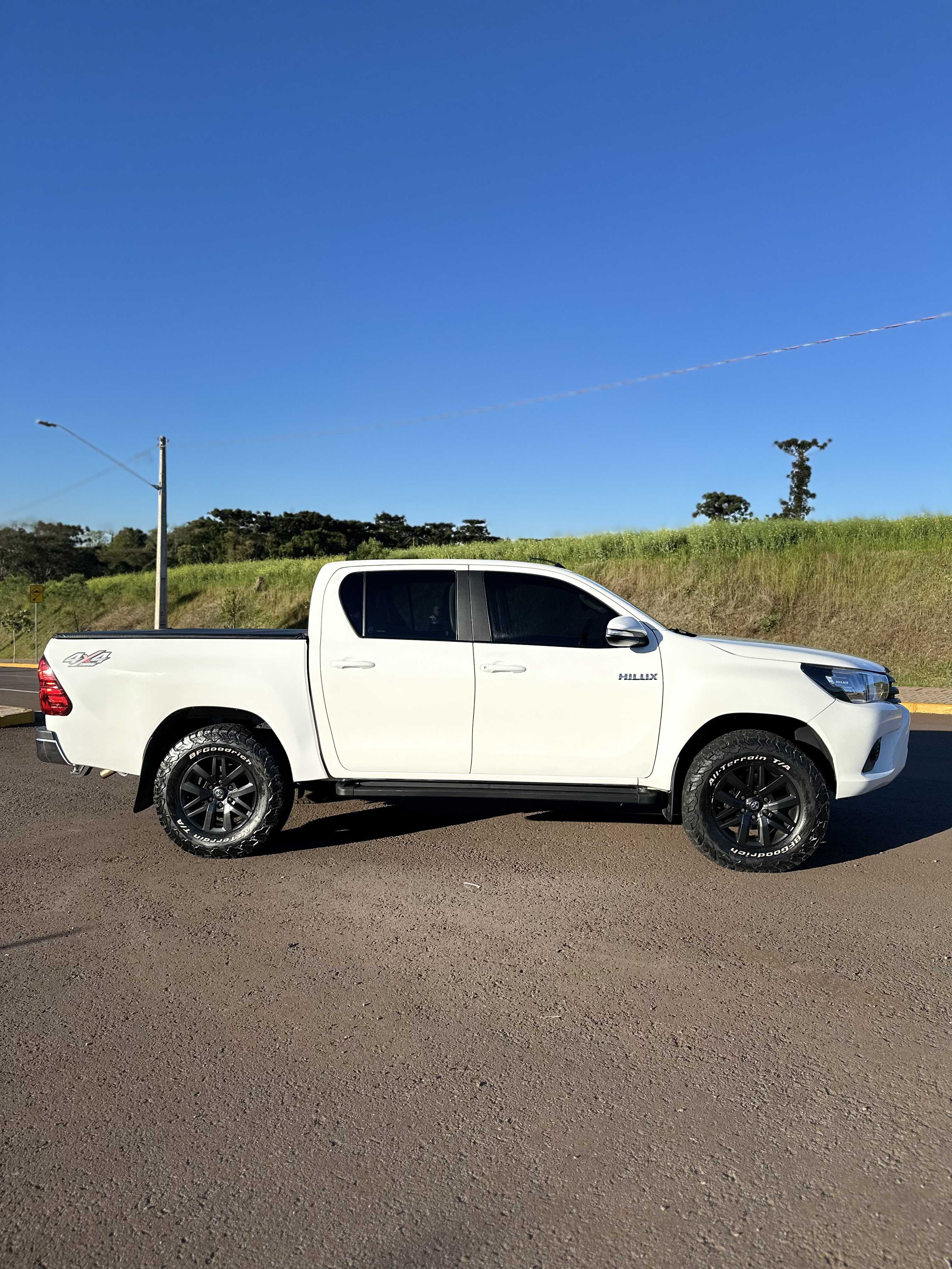 HILUX SR 2.8 TURBO DIESEL MAN