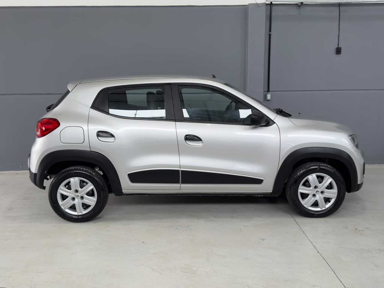 KWID ZEN 1.0 / COMPLETO