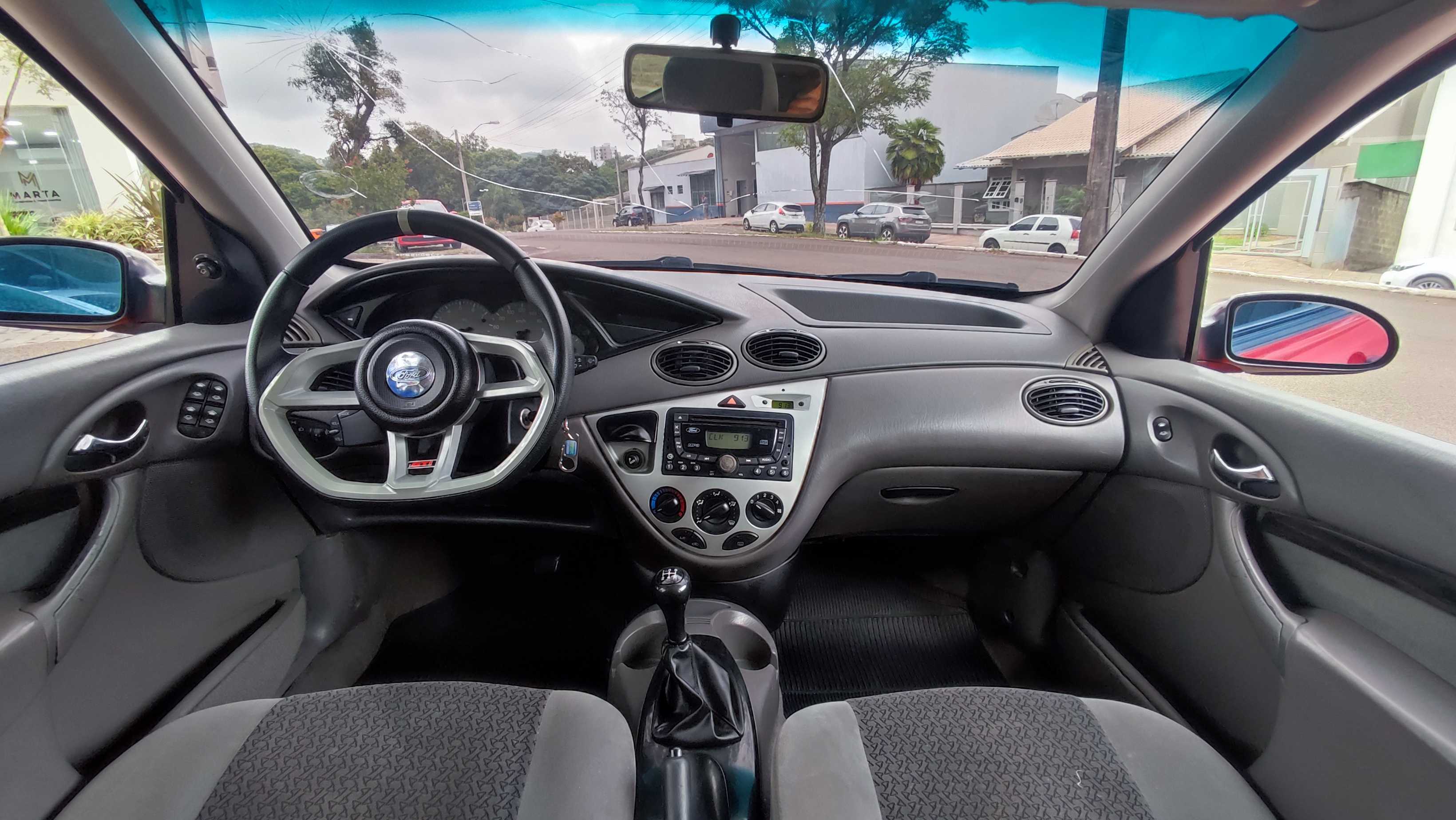 FOCUS 1.8 GLX MANUAL