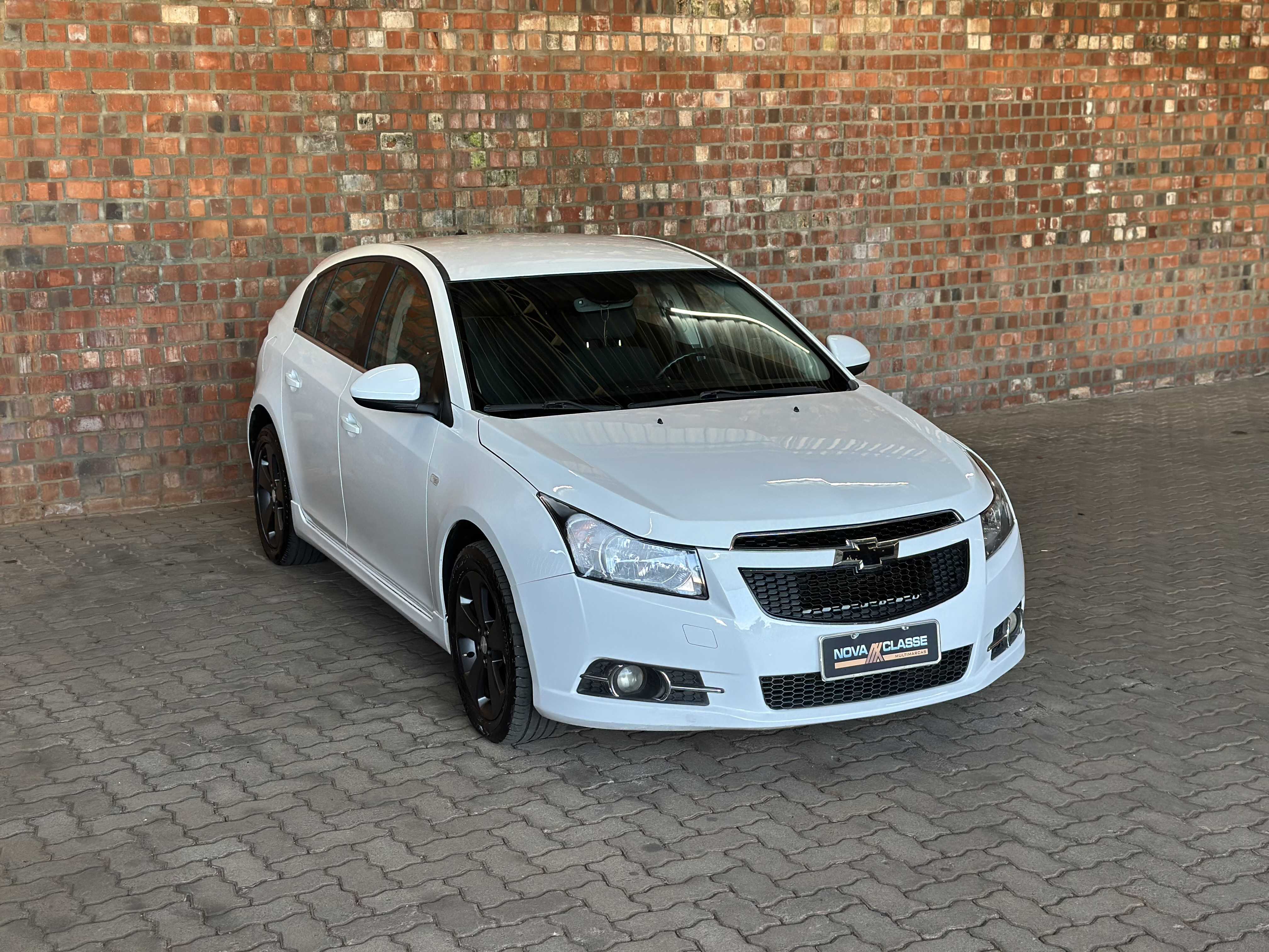 CRUZE HATCH LT 1.8 MANUAL