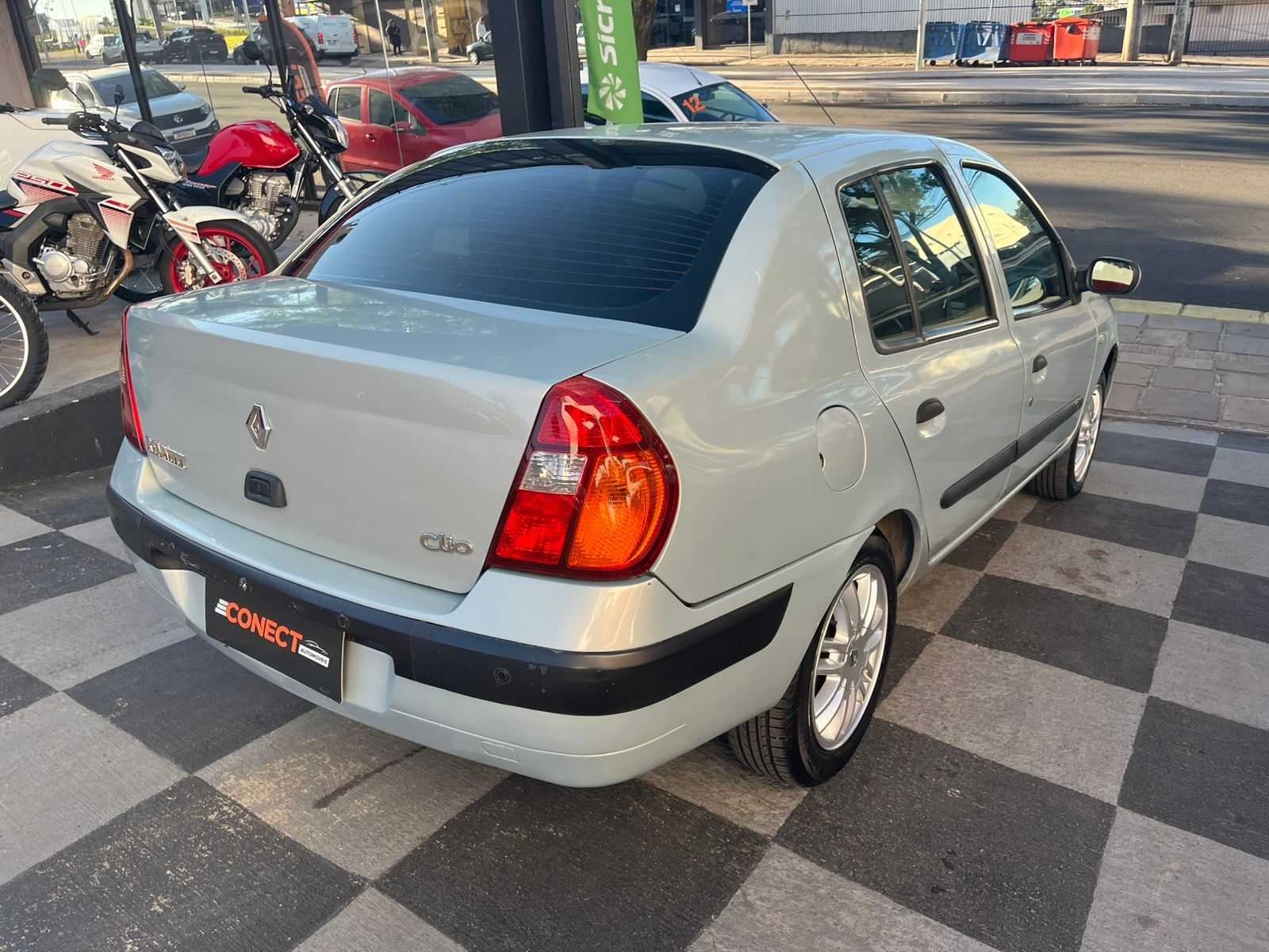 CLIO SEDAN 1.0 COMPLETO