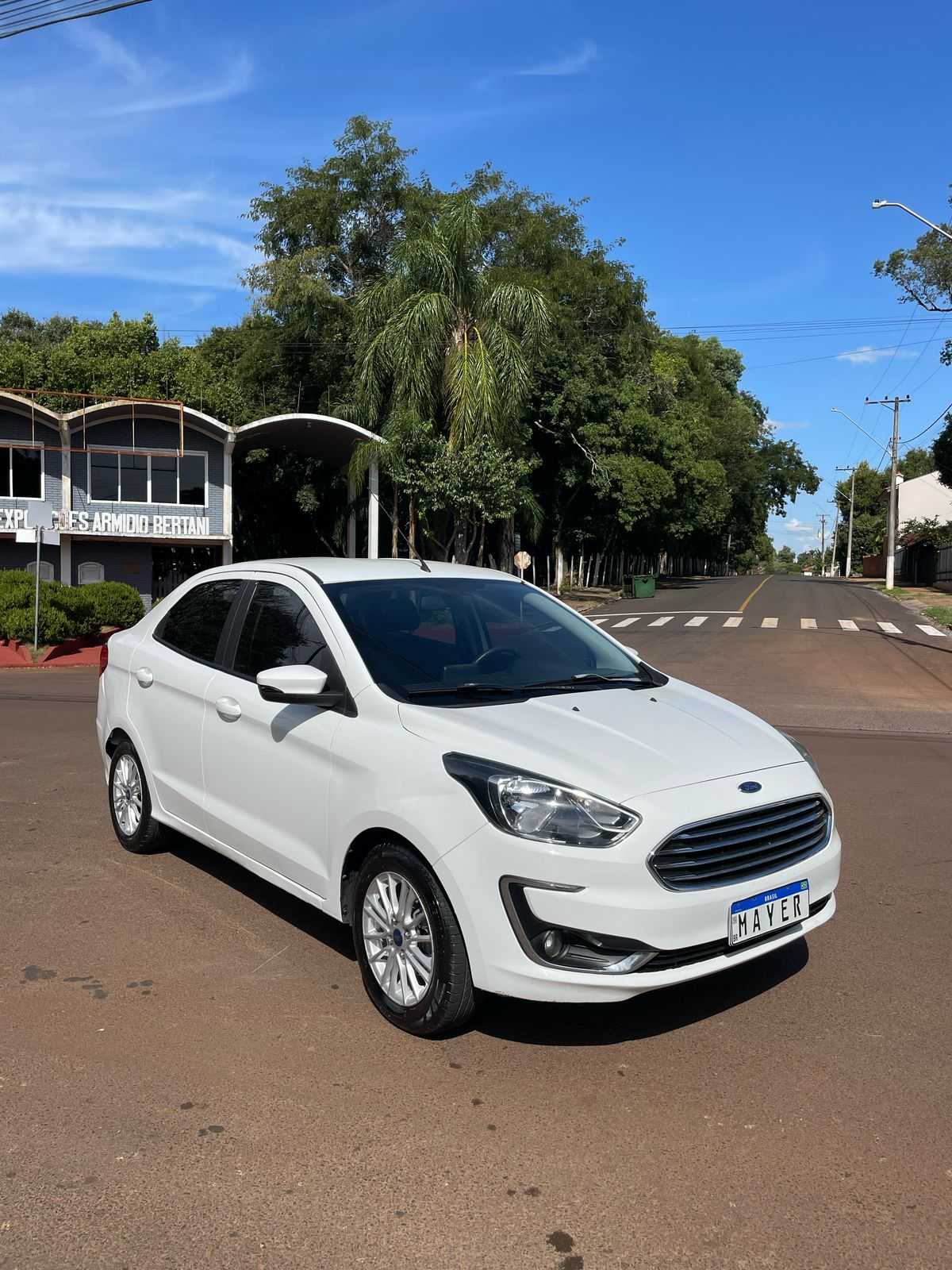 KA 1.5 SEDAN TITANIUM AUT