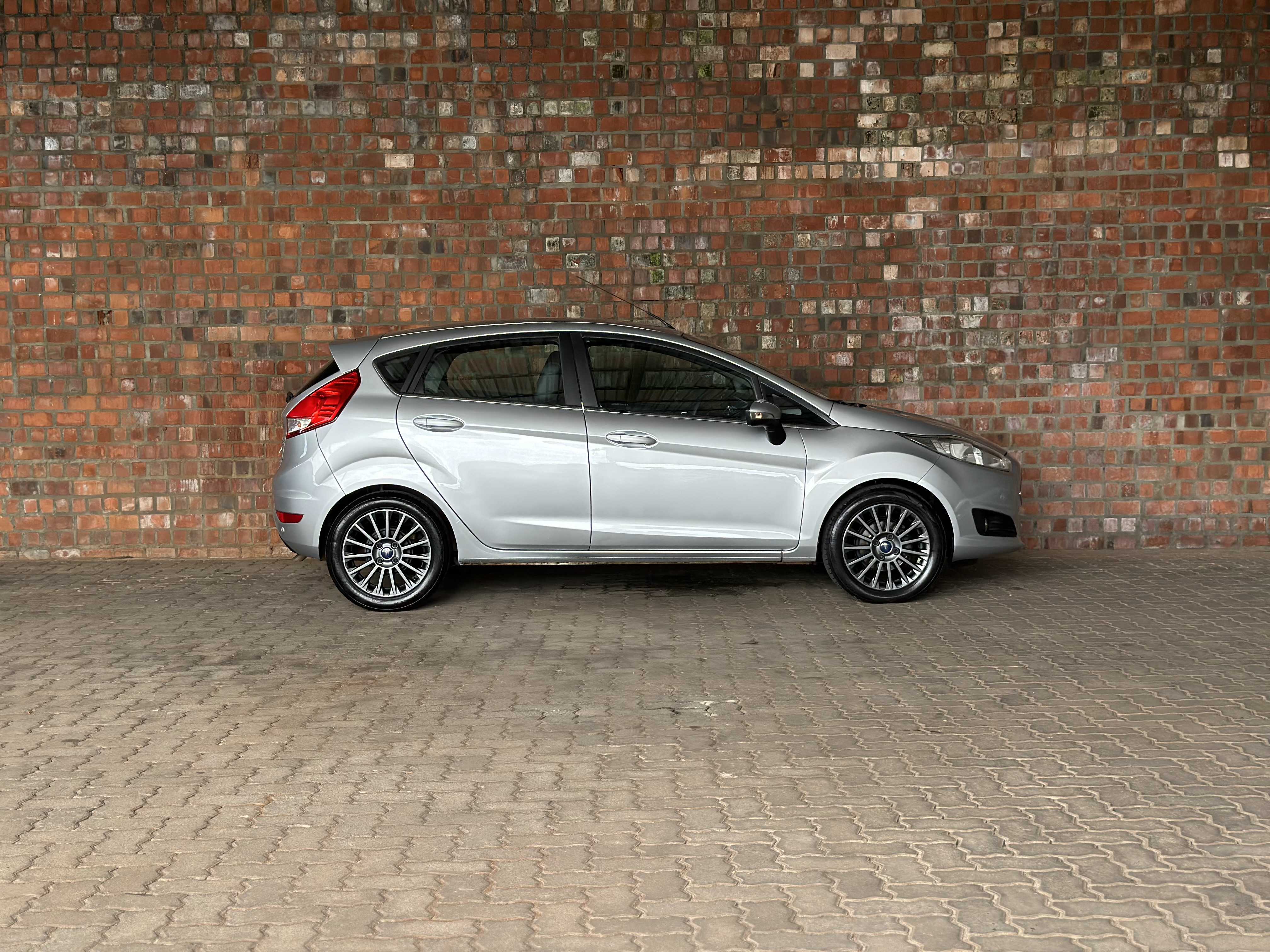 NEW FIESTA TITANIUM 1.6 AT