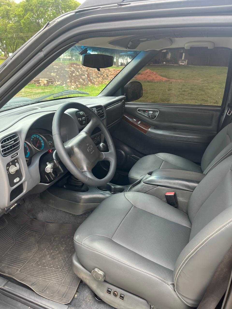 S10 EXECUTIVE 2.8 CD