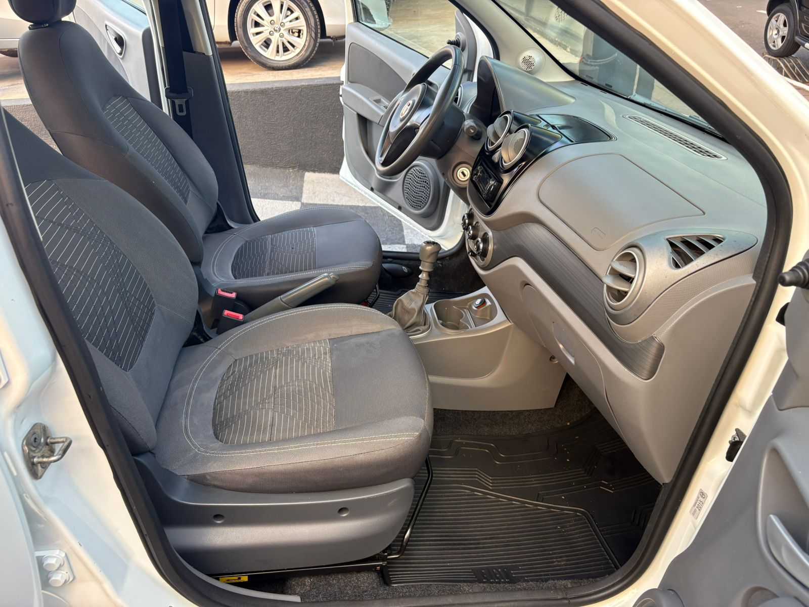 PALIO ATRACTIVE 1.0 COMPLETO