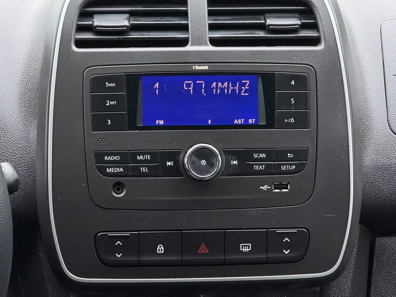 KWID ZEN 1.0 / COMPLETO
