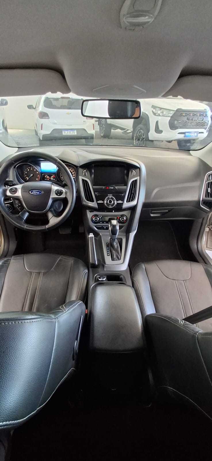 FOCUS SEDAN TITANIUM 2.0