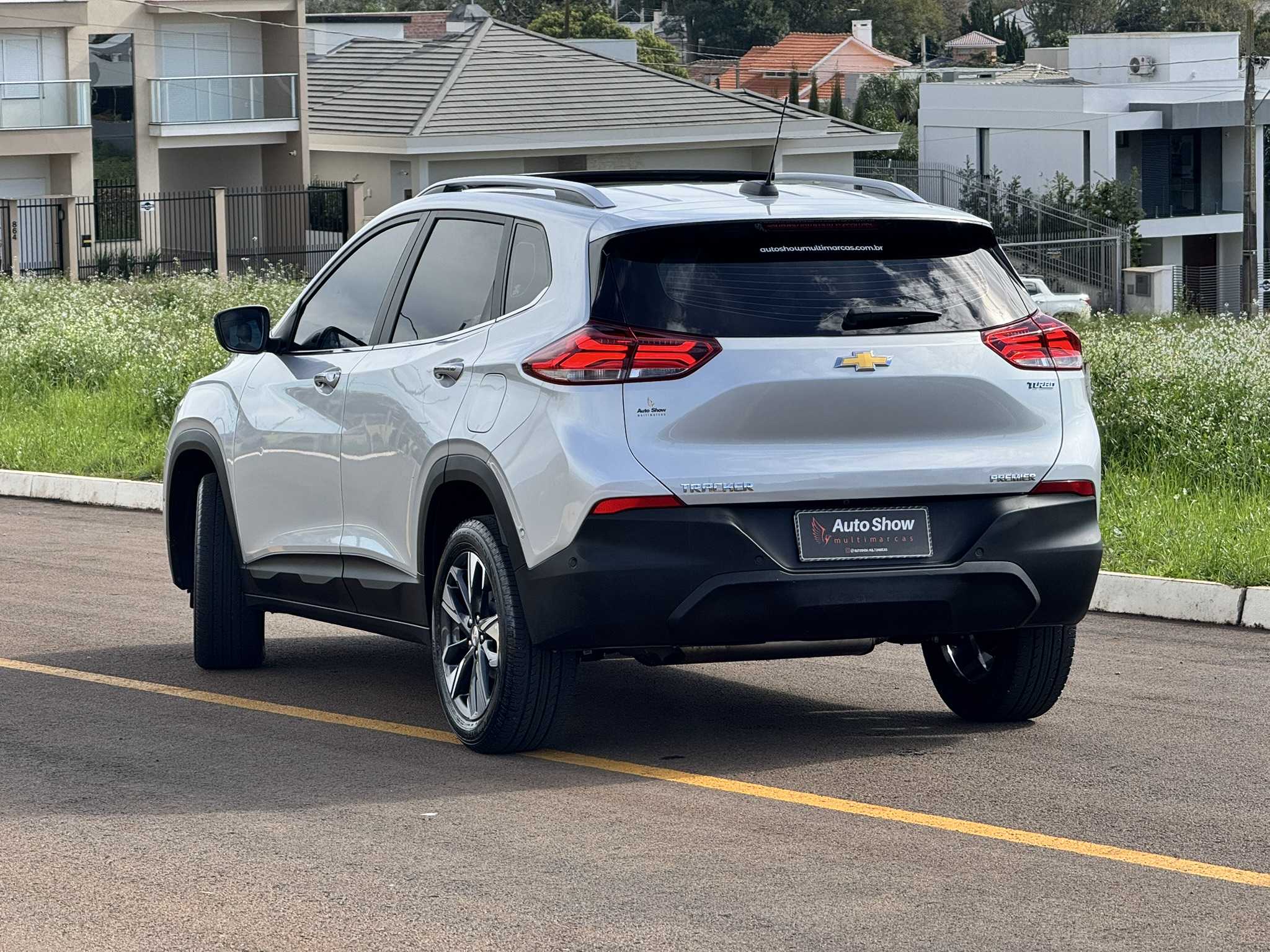 GM TRACKER PREMIER