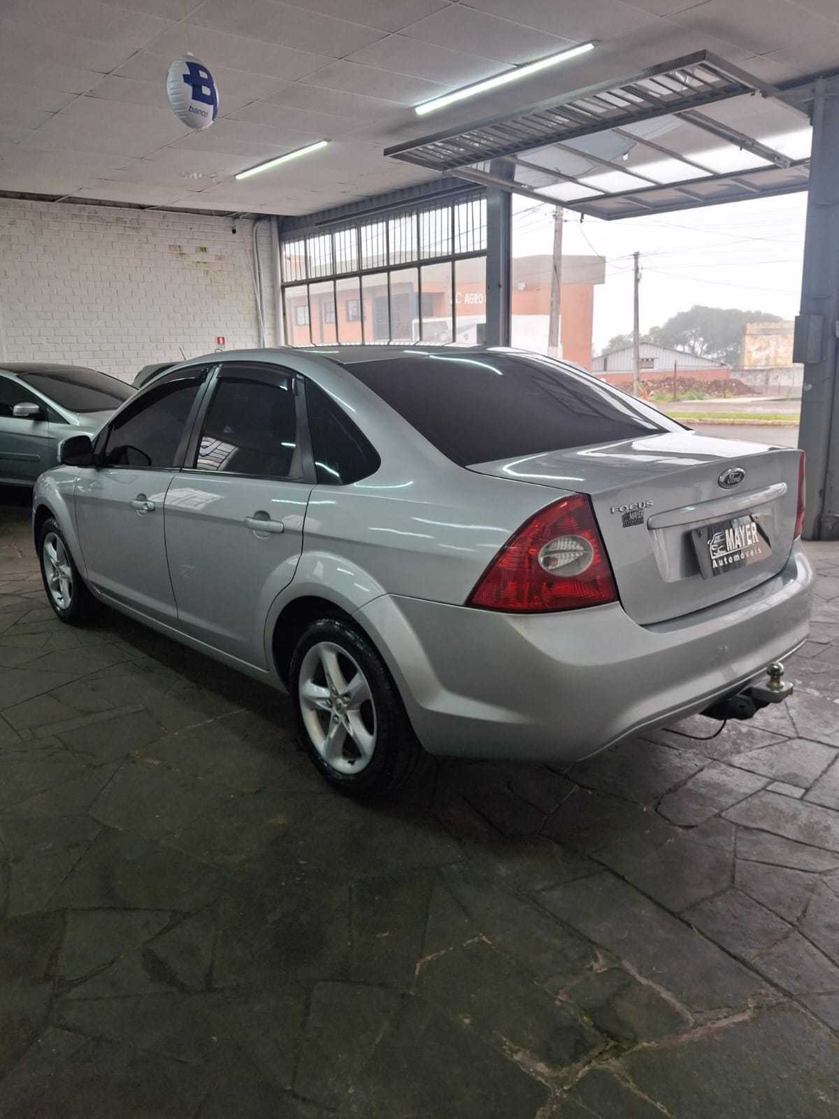 FOCUS SEDAN 1.6