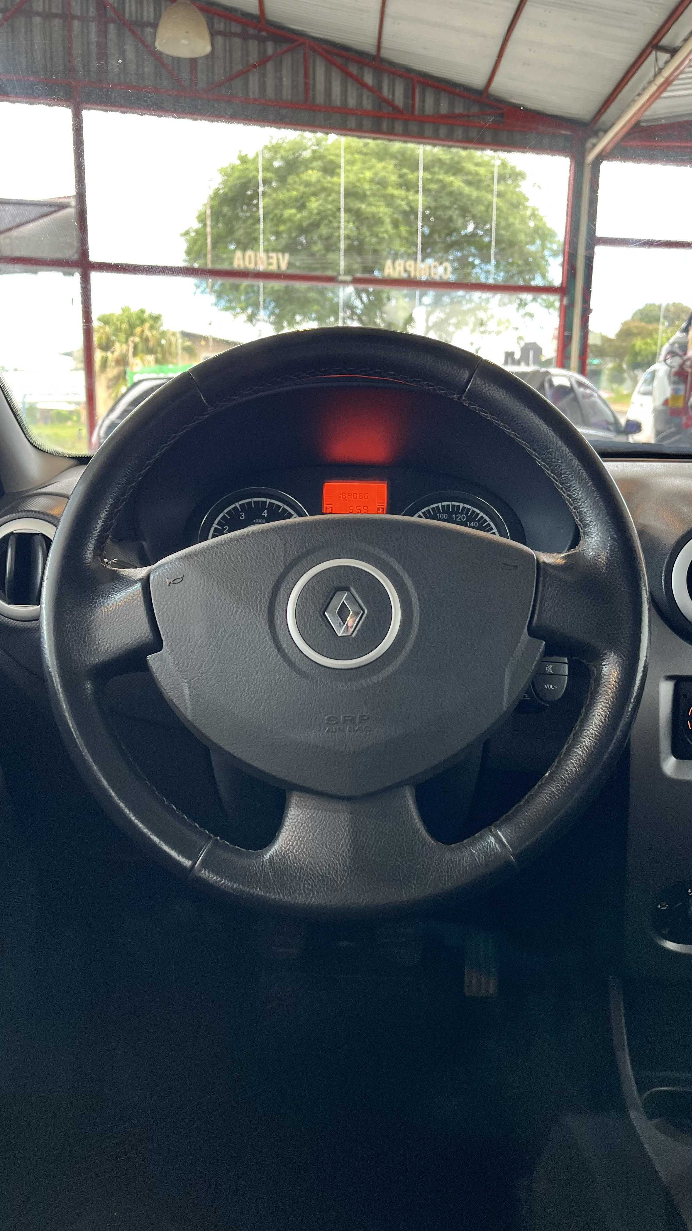 LOGAN EXPRESSION 1.6