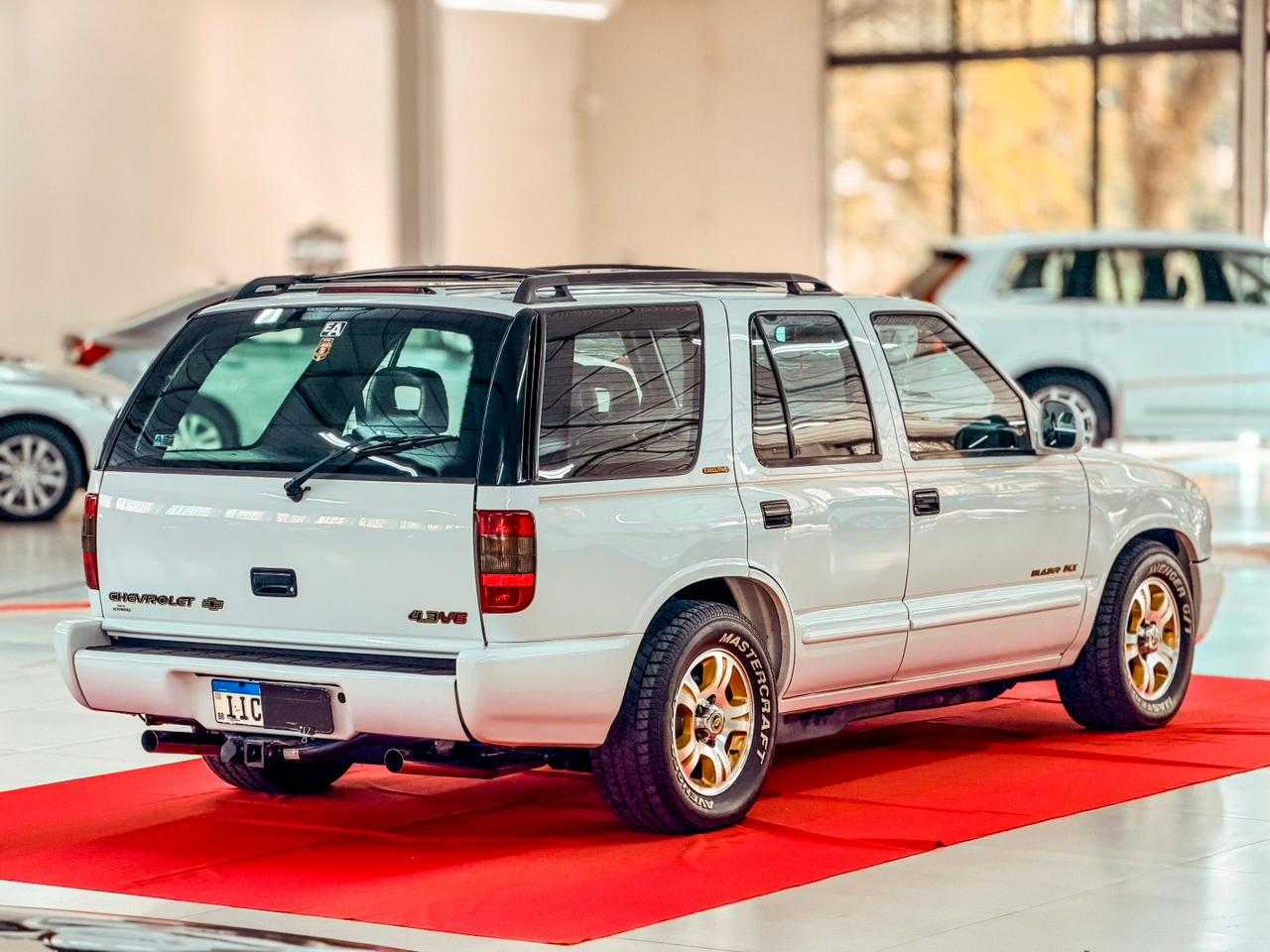 BLAZER 4.3 DXL EXECUTIVE V6 MT
