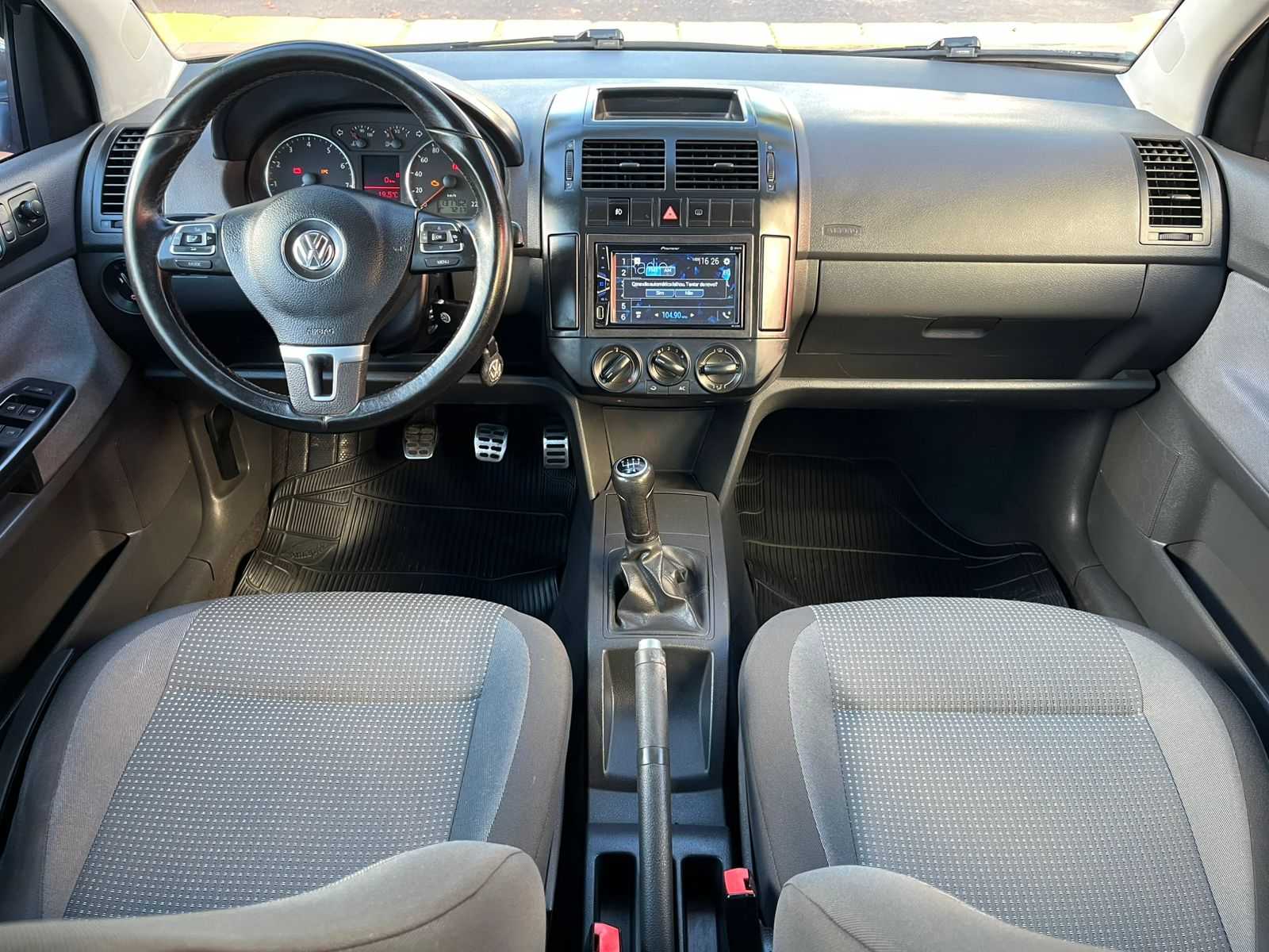 POLO SEDAN 1.6 COMPLETO