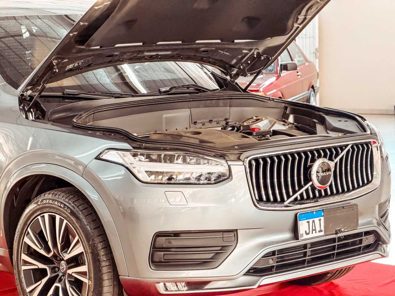 XC90 2.0 MEMENTUM T6 5P AUT