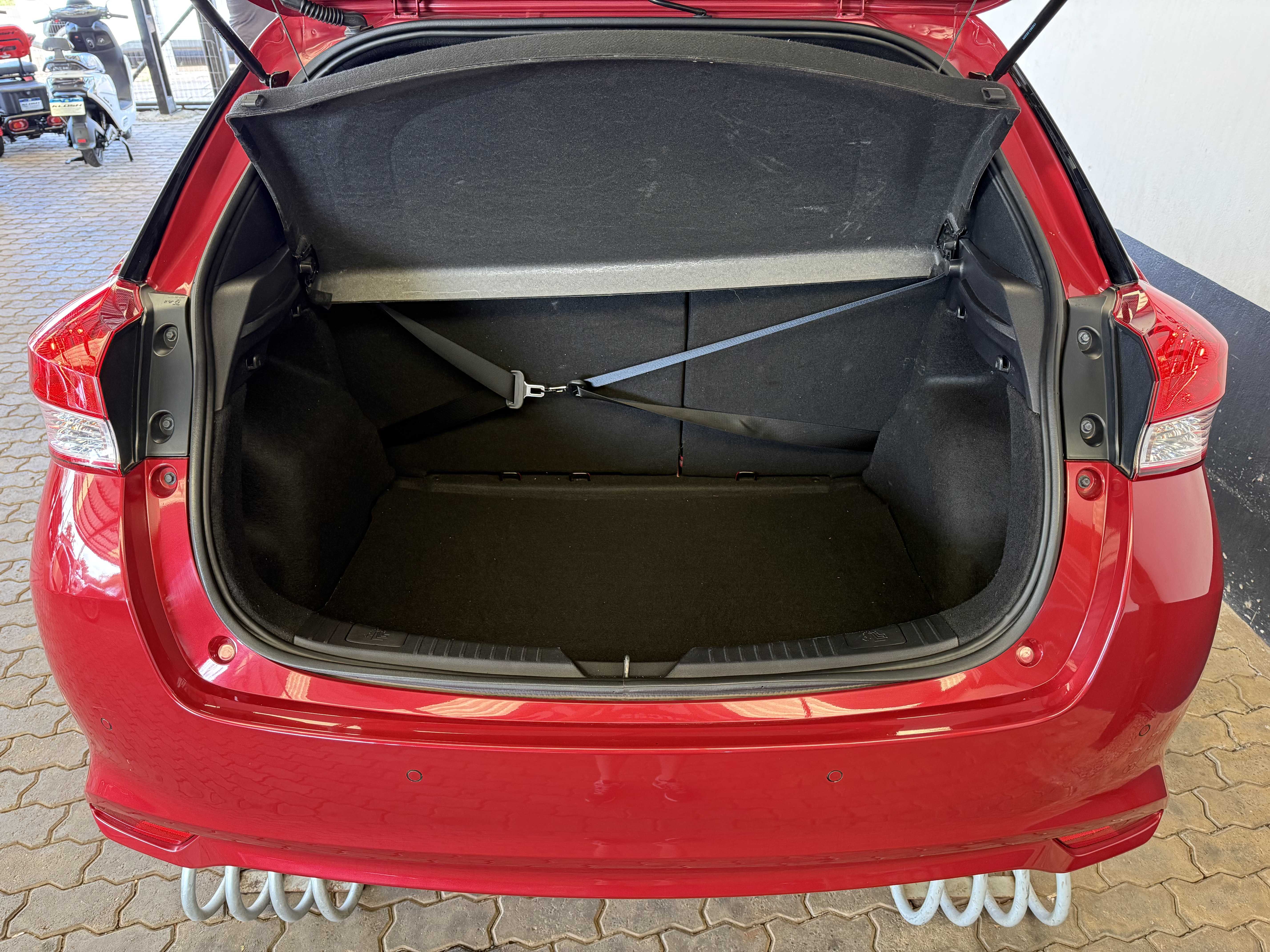 YARIS 1.5 XS AUTOMÁTICO