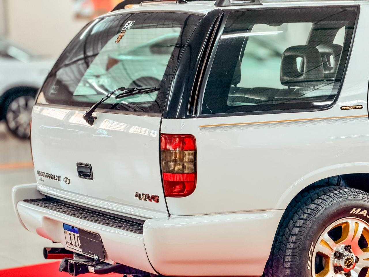 BLAZER 4.3 DXL EXECUTIVE V6 MT