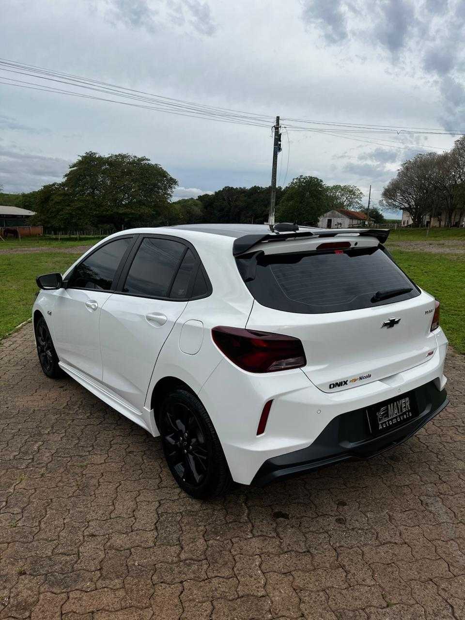 ONIX HATCH RS 1.0 TURBO