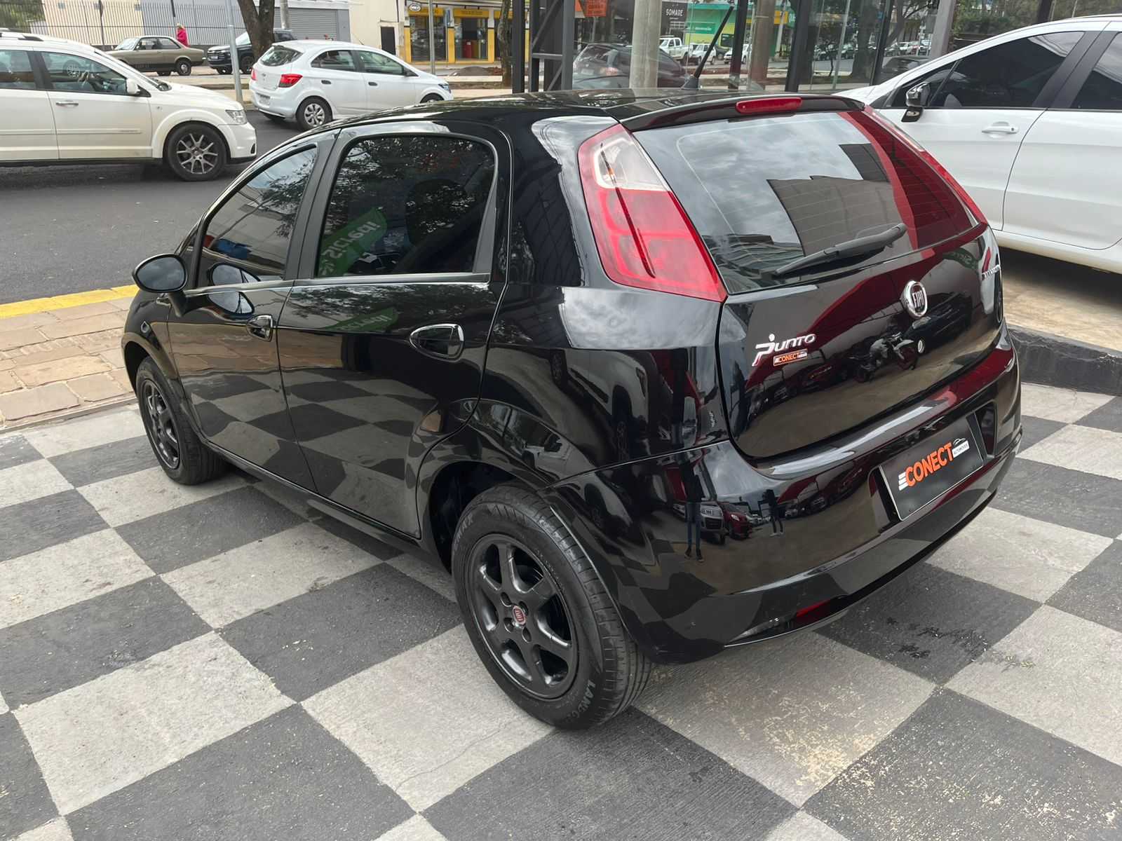 PUNTO 1.4 ATTRACTIVE COMPLETO