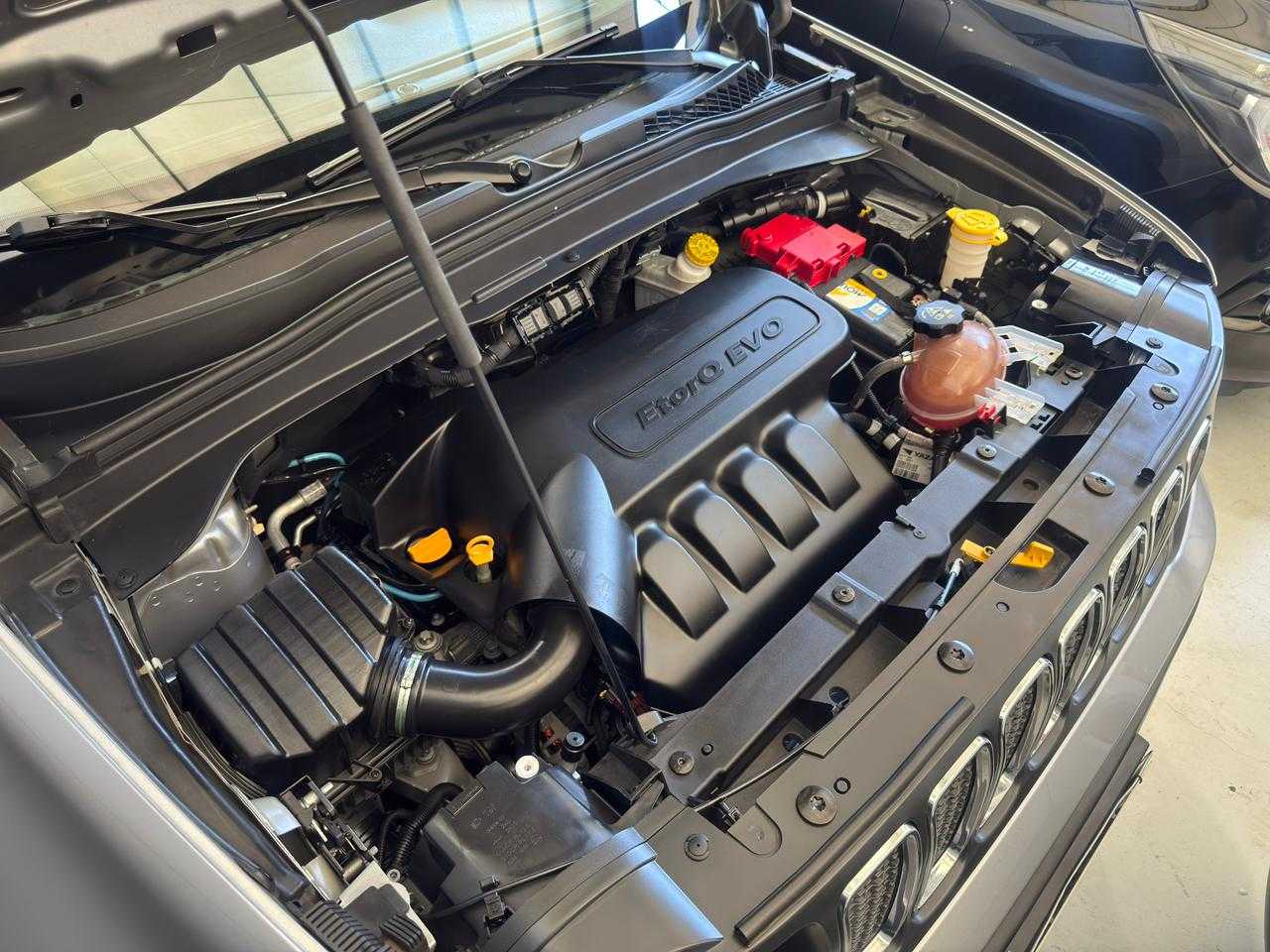 RENEGADE LONGITUDE 1.8 AUT