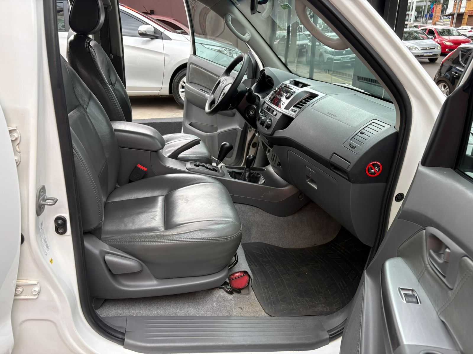 HILUX CD SR  4X4 3.0 AT