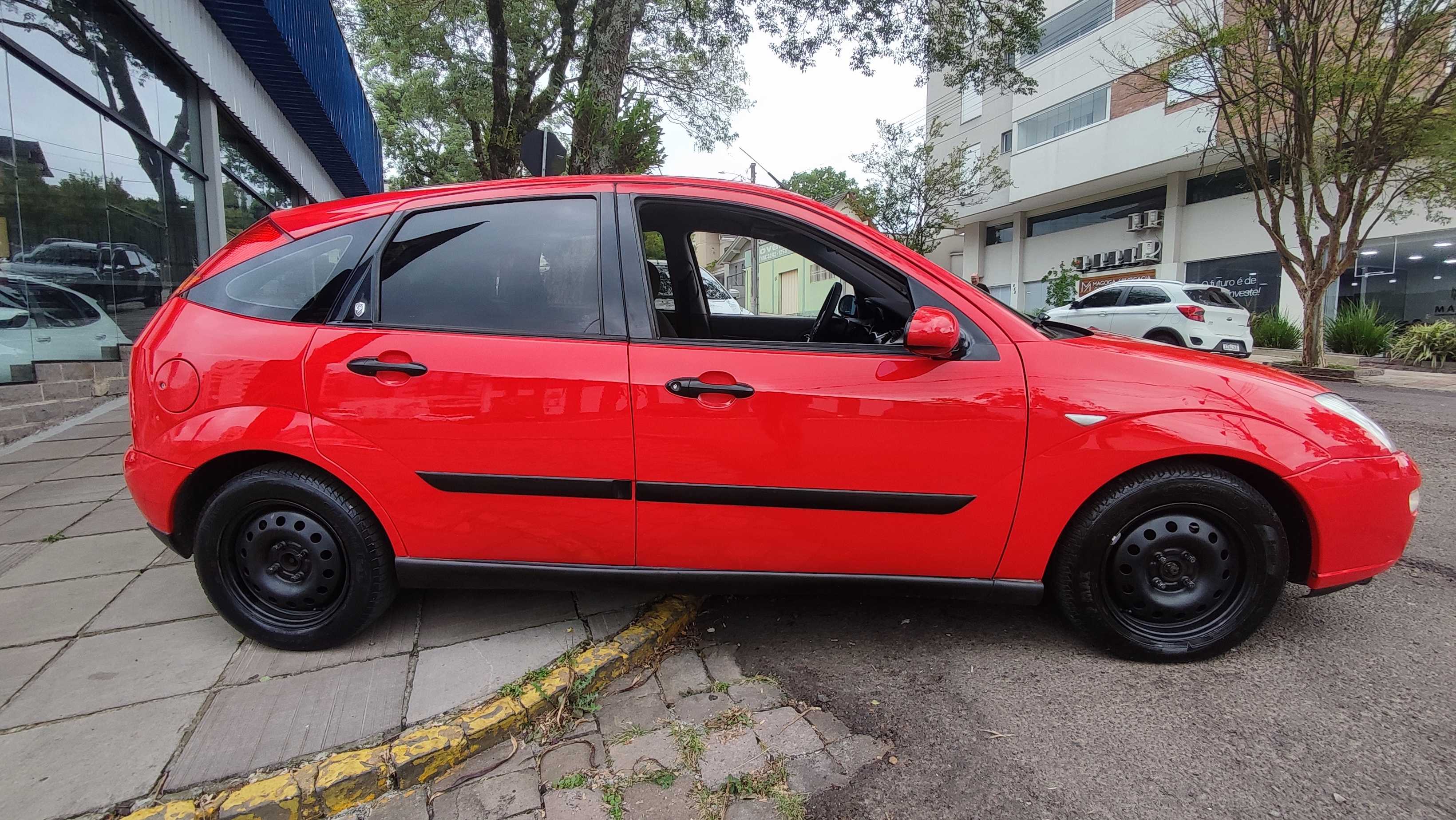 FOCUS 1.8 GLX MANUAL