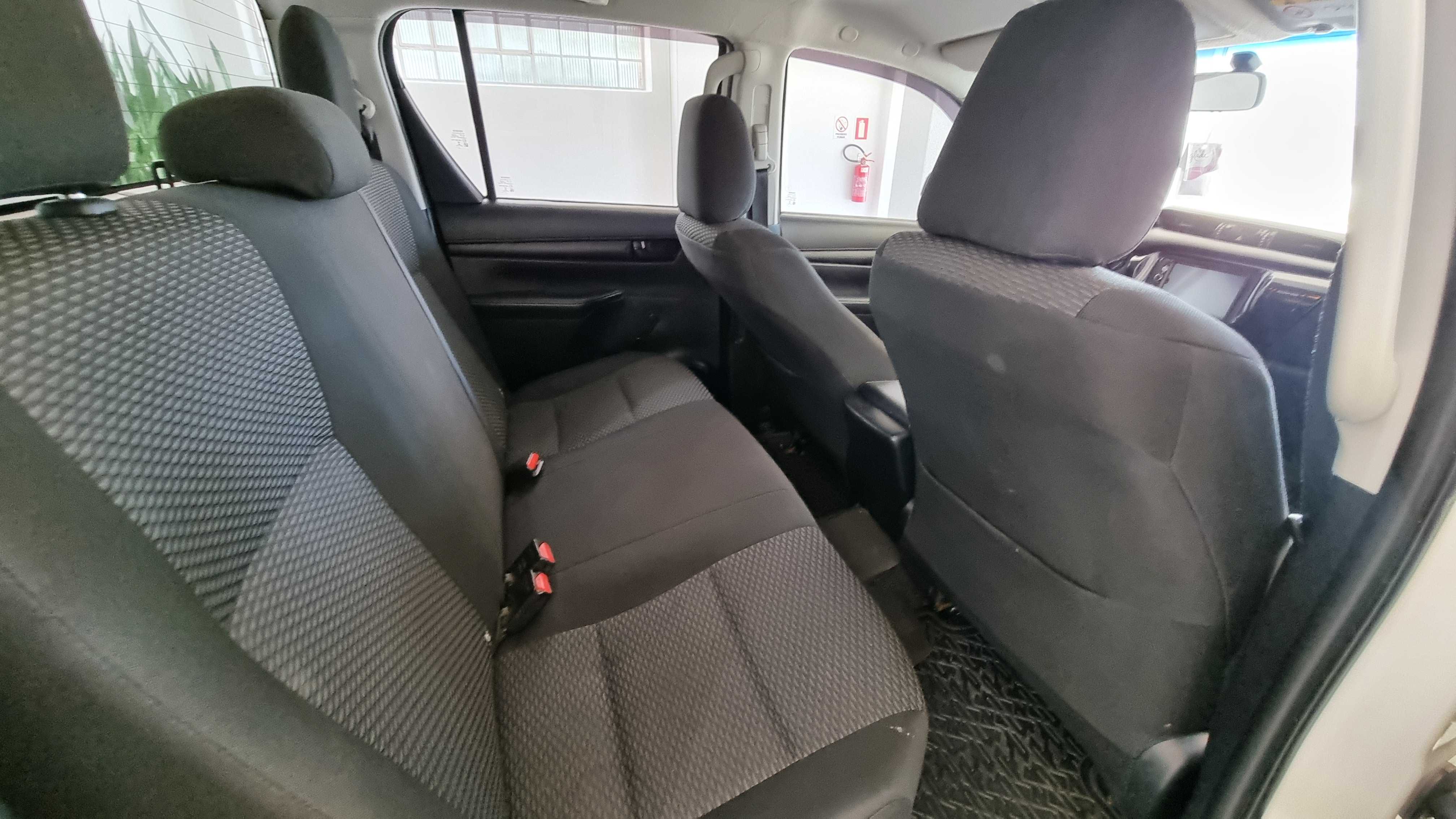 HILUX CD 4X4 CAMBIO MANUAL