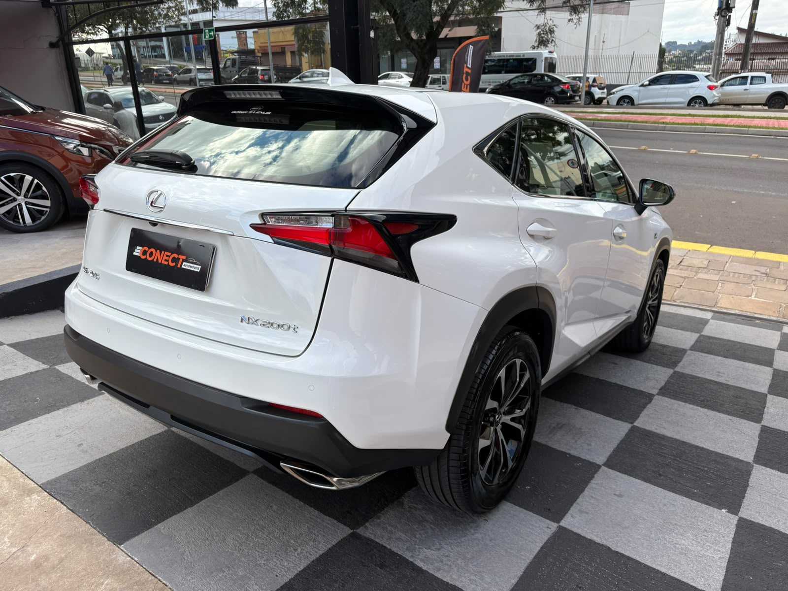 LEXUS NX200T F-SPORT AWD 2.0