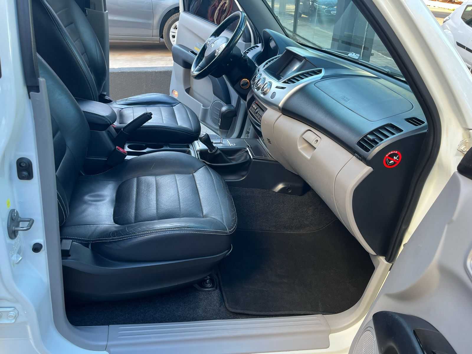 L200 TRITON HPE 3.2 AT