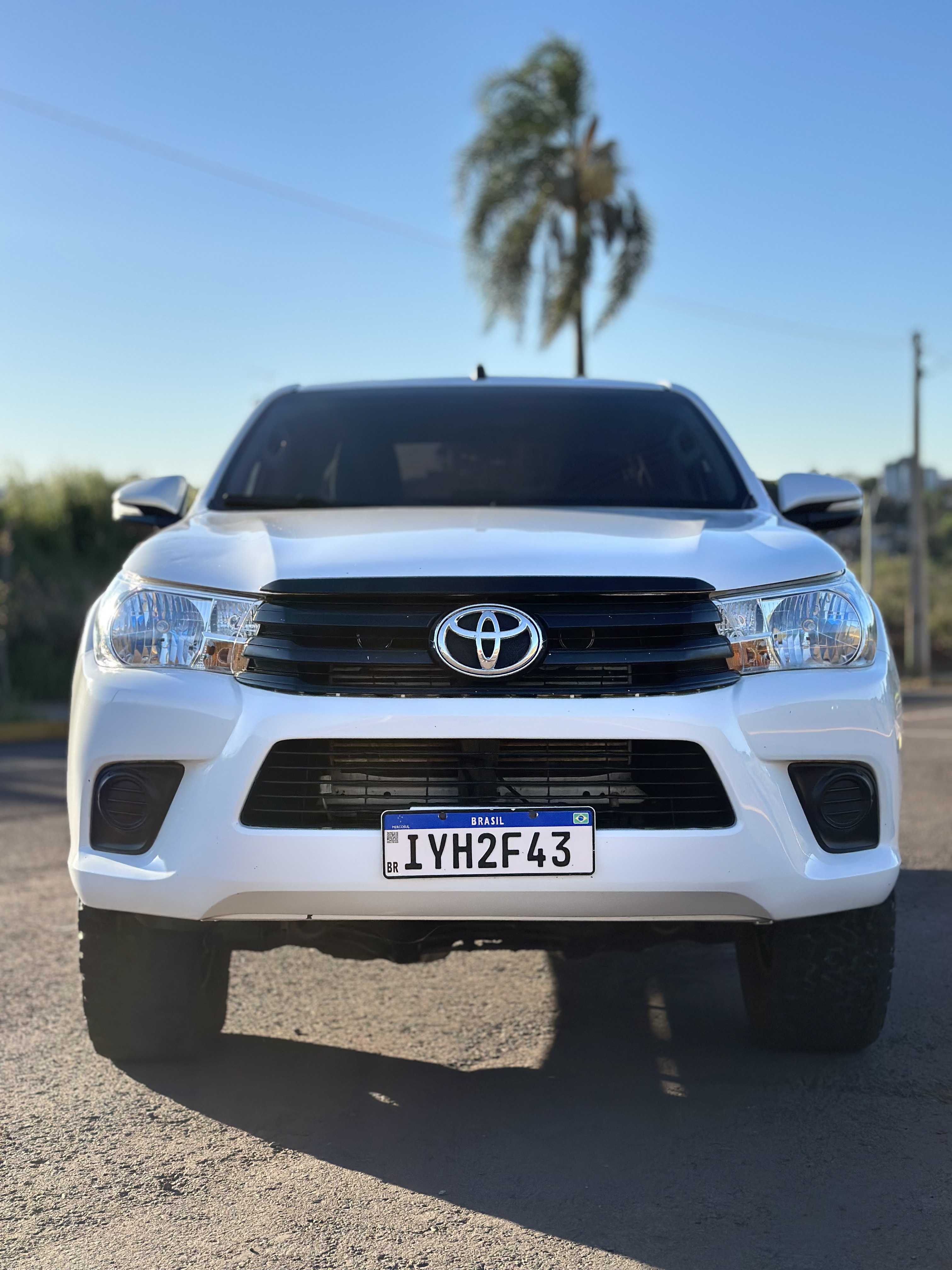 HILUX SR 2.8 TURBO DIESEL MAN