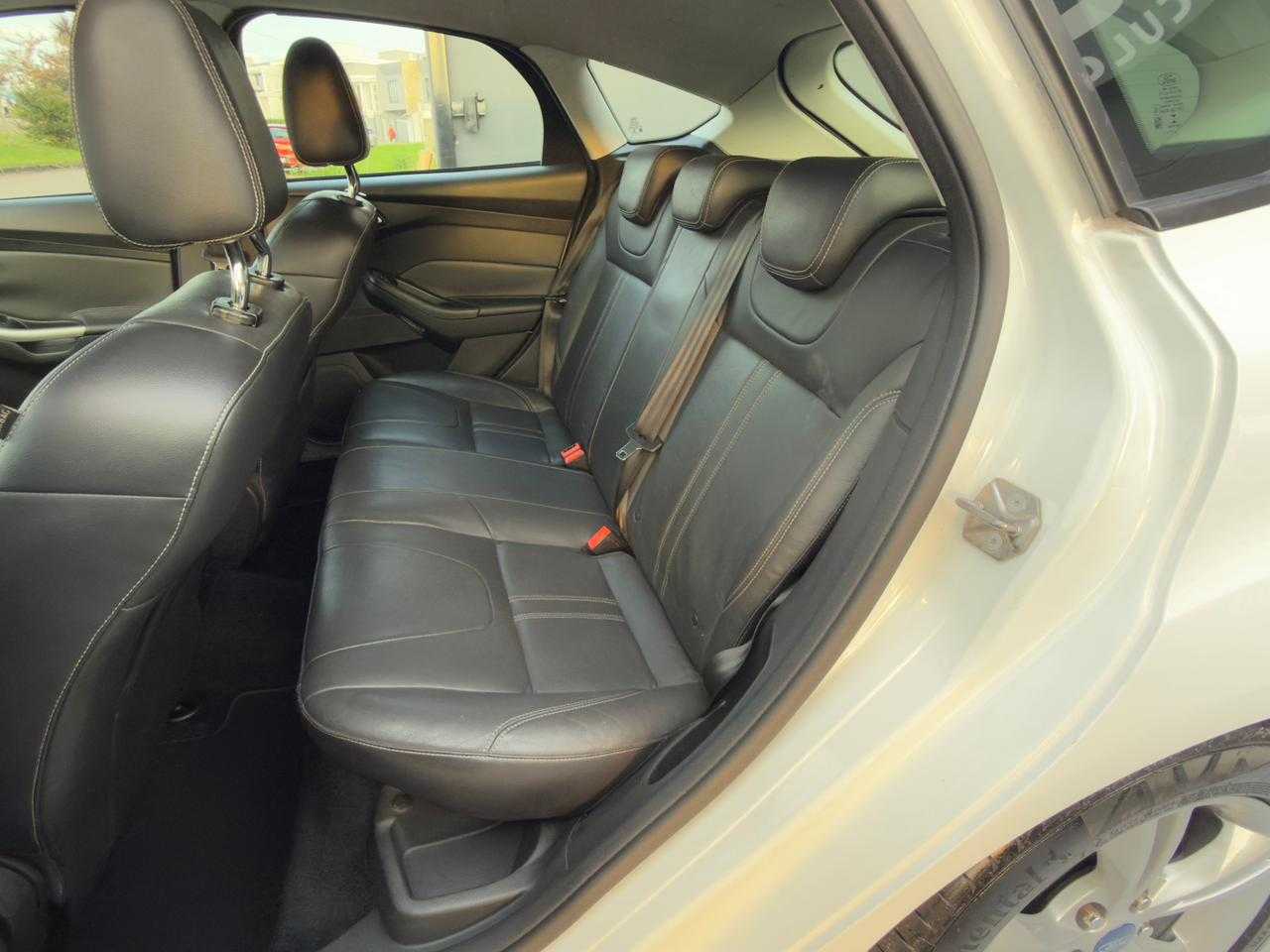 FOCUS HATCH SE 1.6 MANUAL