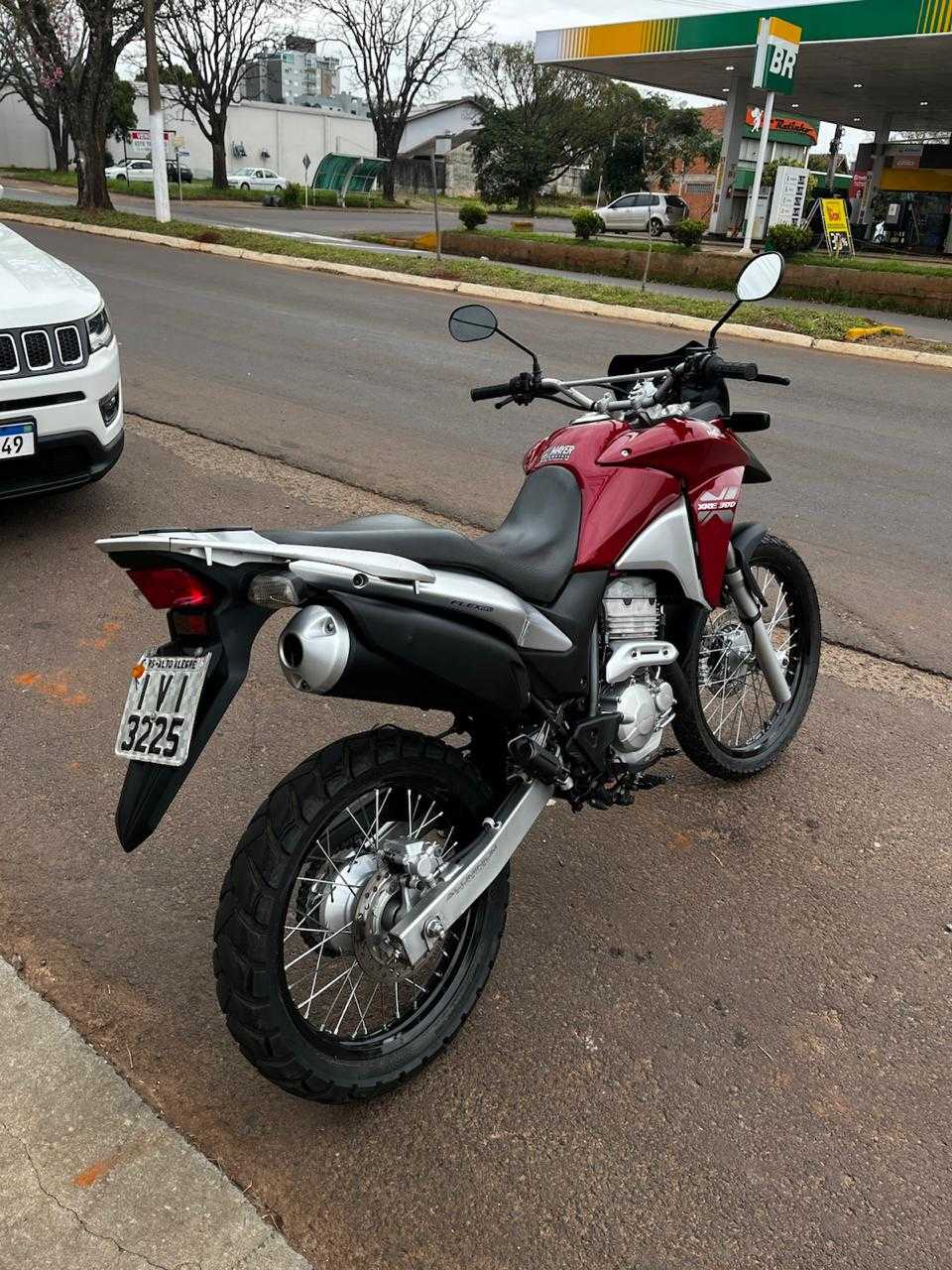 XRE 300 RALLY