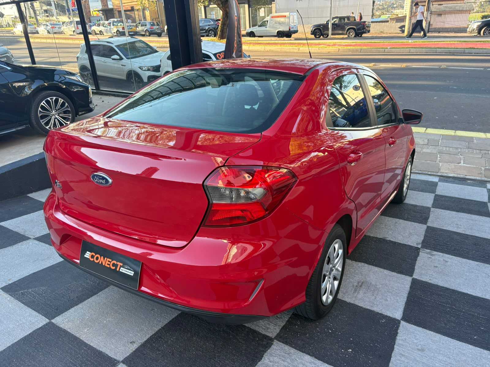 KA SEDAN 1.0