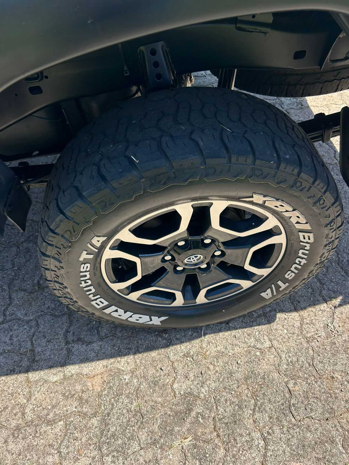 HILUX CD 4X4 2.8 MEC.