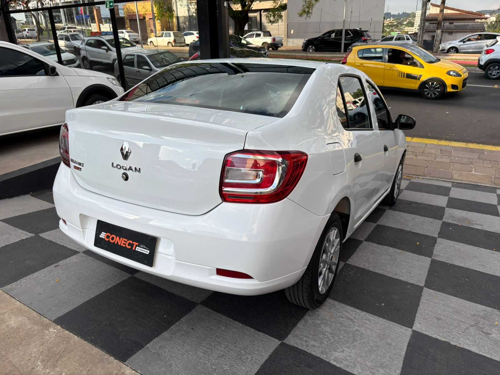 LOGAN LIFE 1.0 COMPLETO