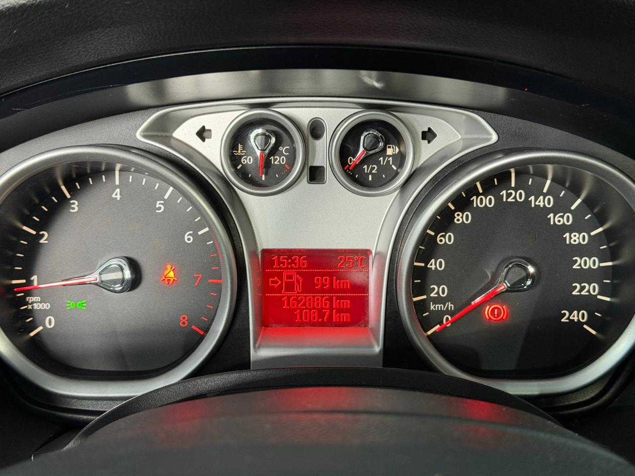 FOCUS 1.6 SEDAN 16V 5P MAN.