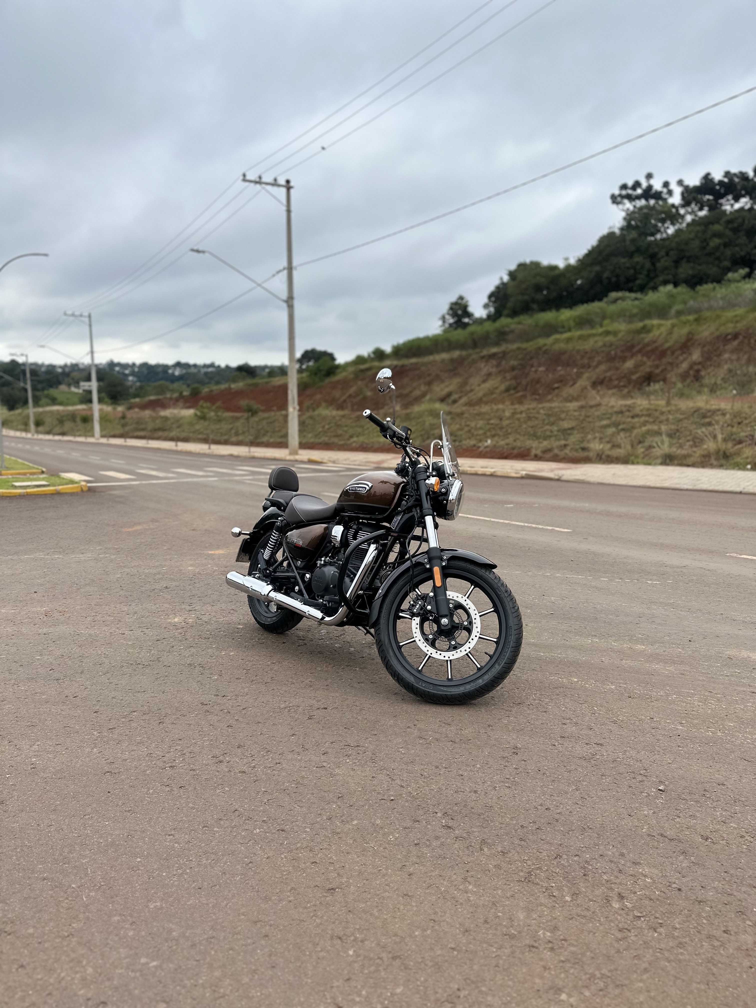 ROYAL ENFIELD METEOR 350 SUPER