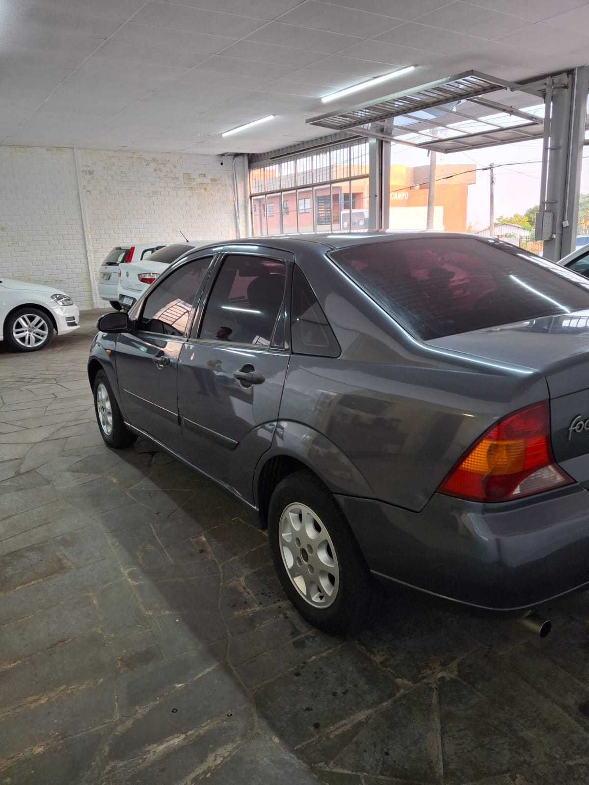 FOCUS SEDAN 2.0