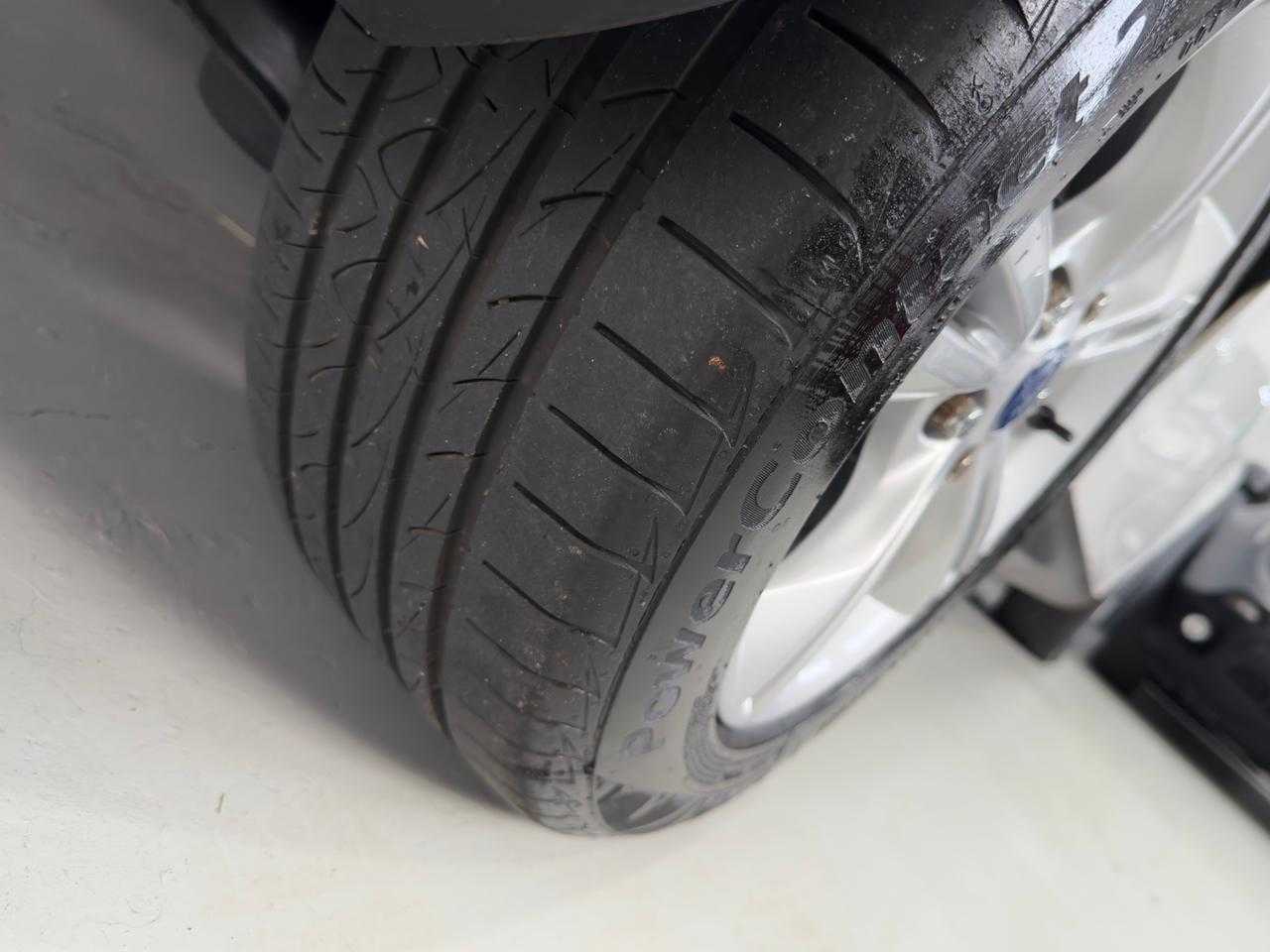 FOCUS HATCH SE 1.6 MANUAL
