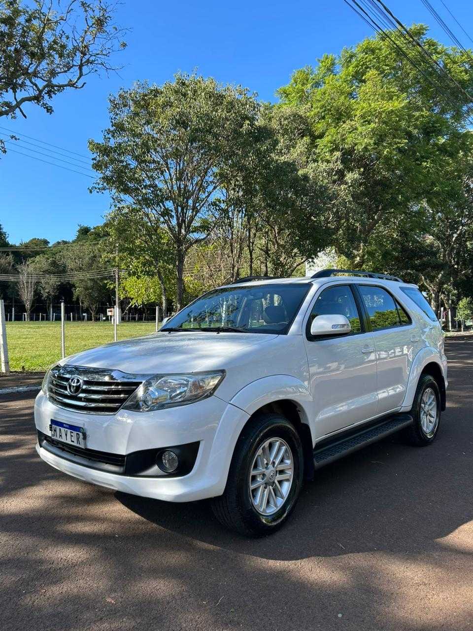 HILUX SW4 SR 4X2 7 LUGAR FLEX localizado em Espumoso no estado de RS
