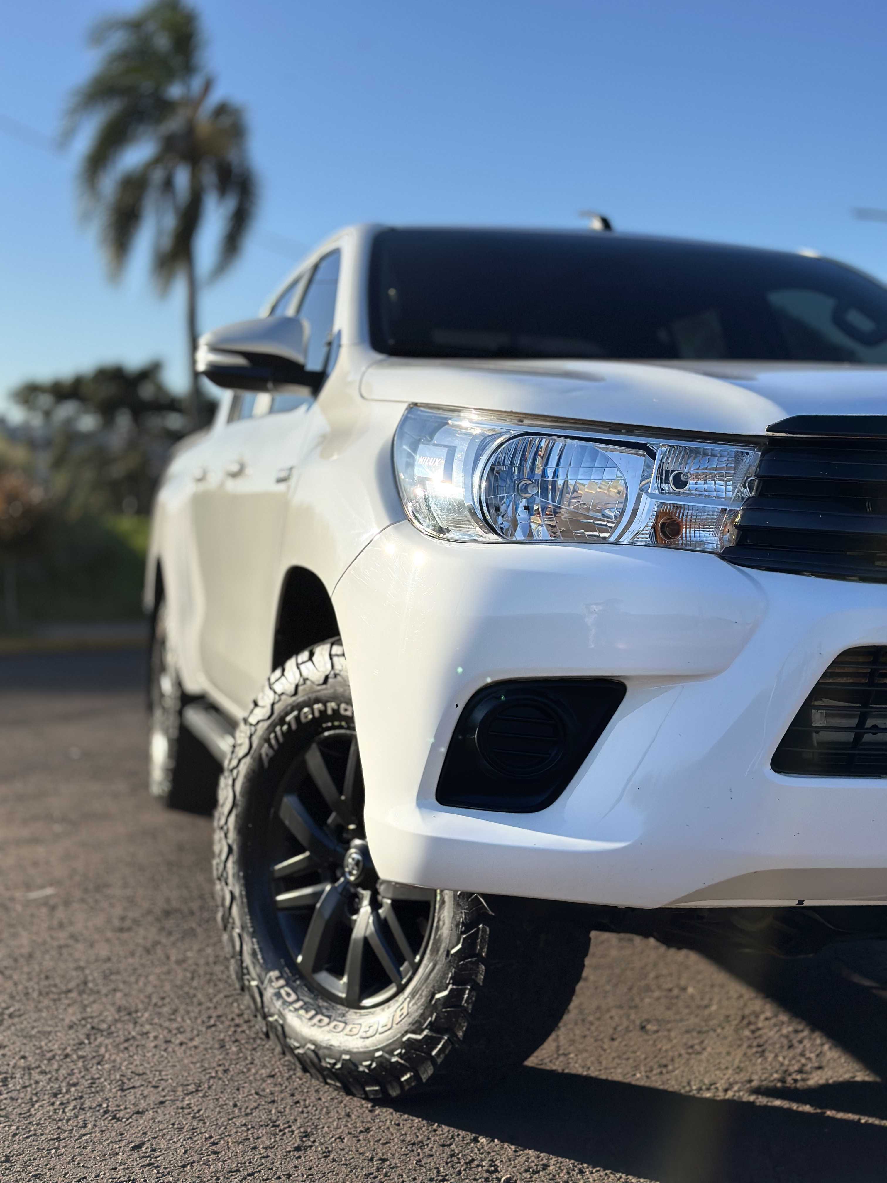 HILUX SR 2.8 TURBO DIESEL MAN