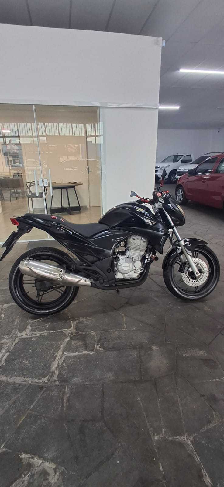 CB 300 R