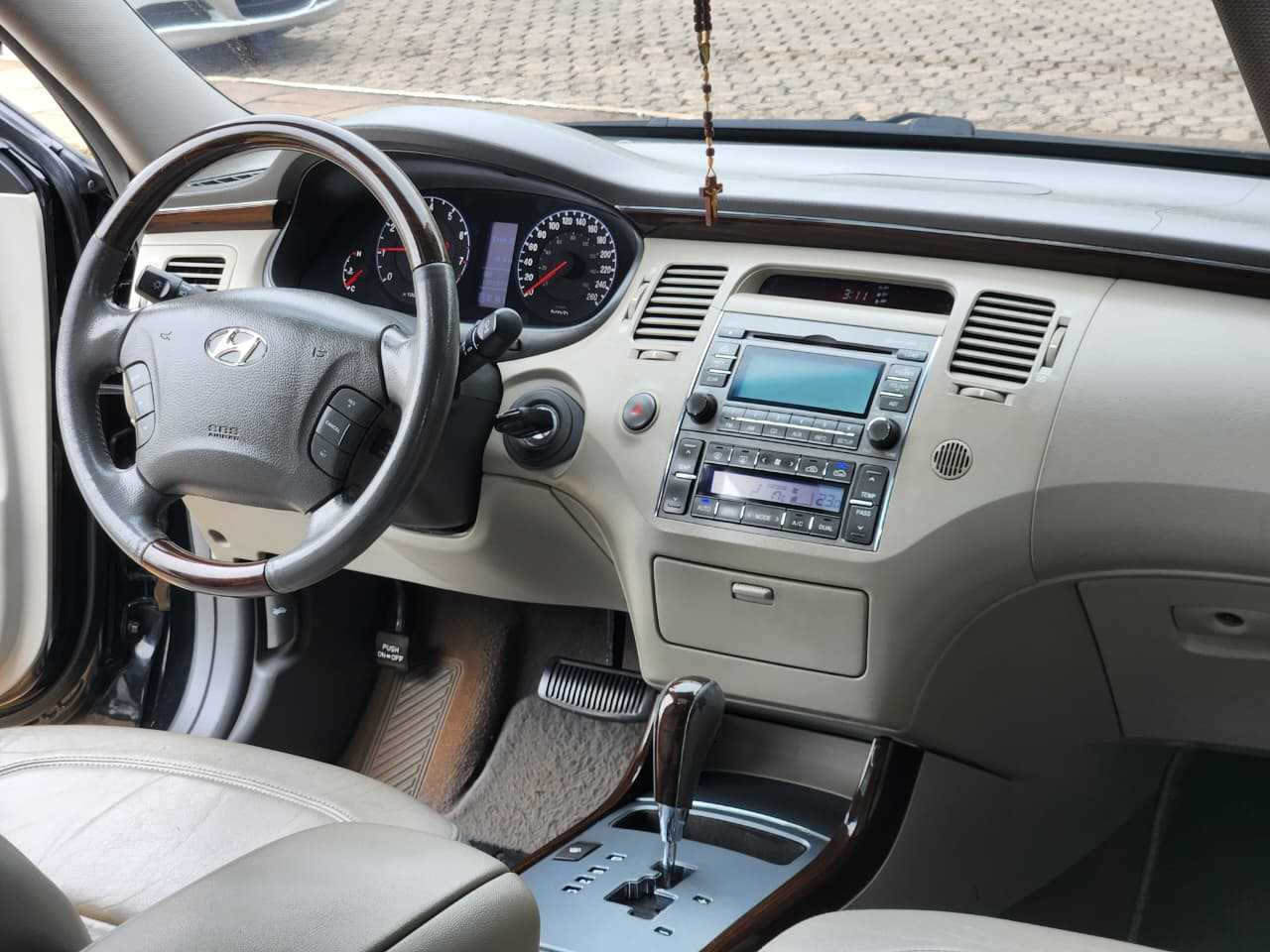 AZERA GLS 3.3 V6 AUT. C/TETO
