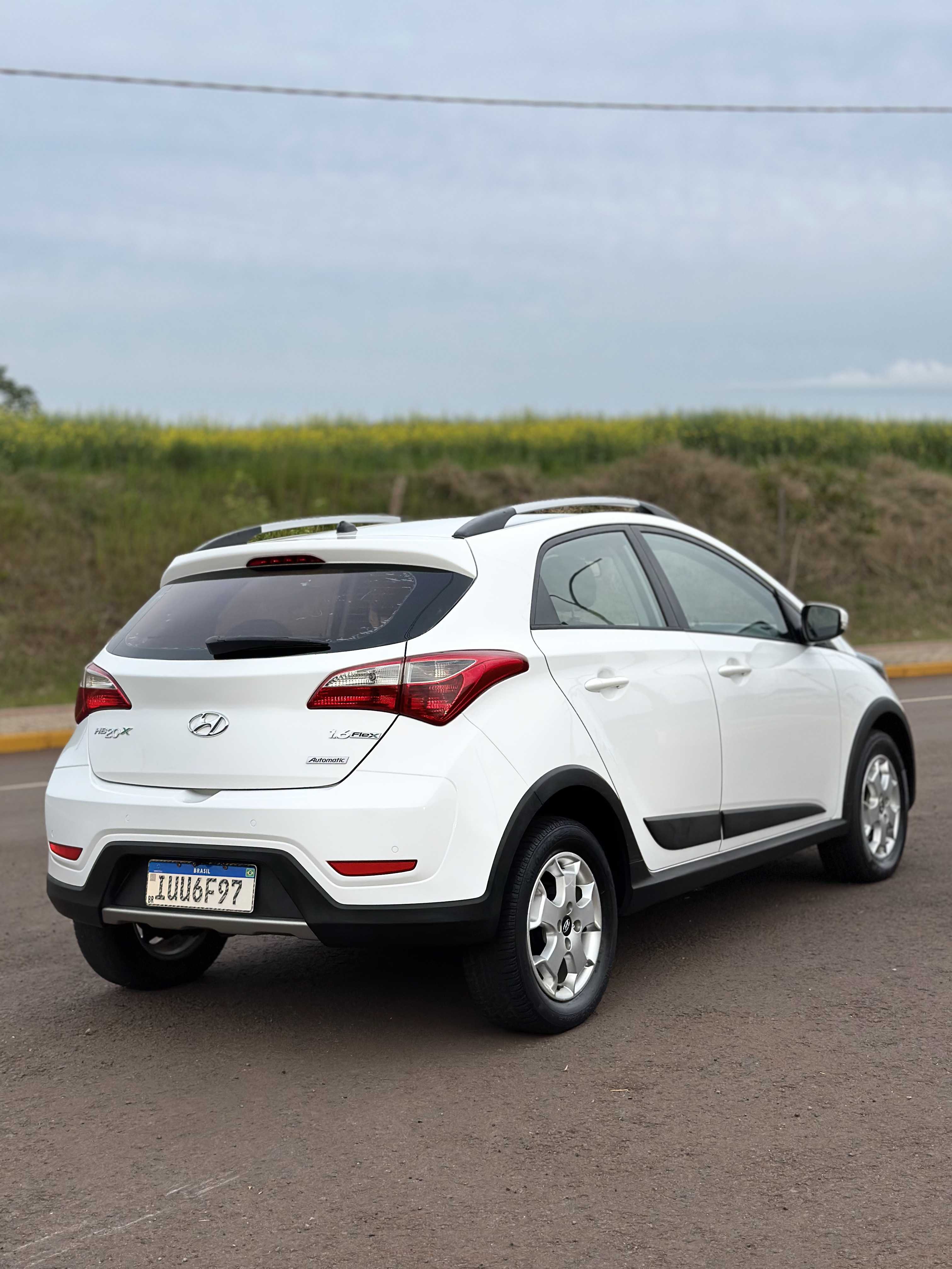 HYUNDAI HB20X 1.6 FLEX AUT.