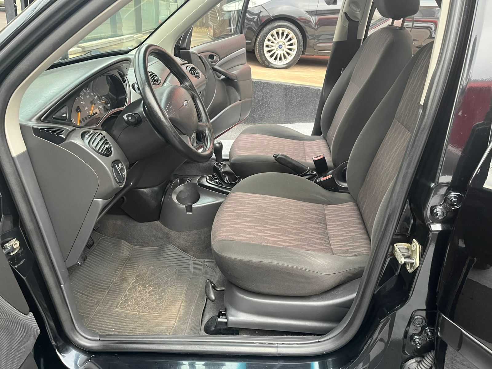 FOCUS SEDAN 1.6 COMPLETO