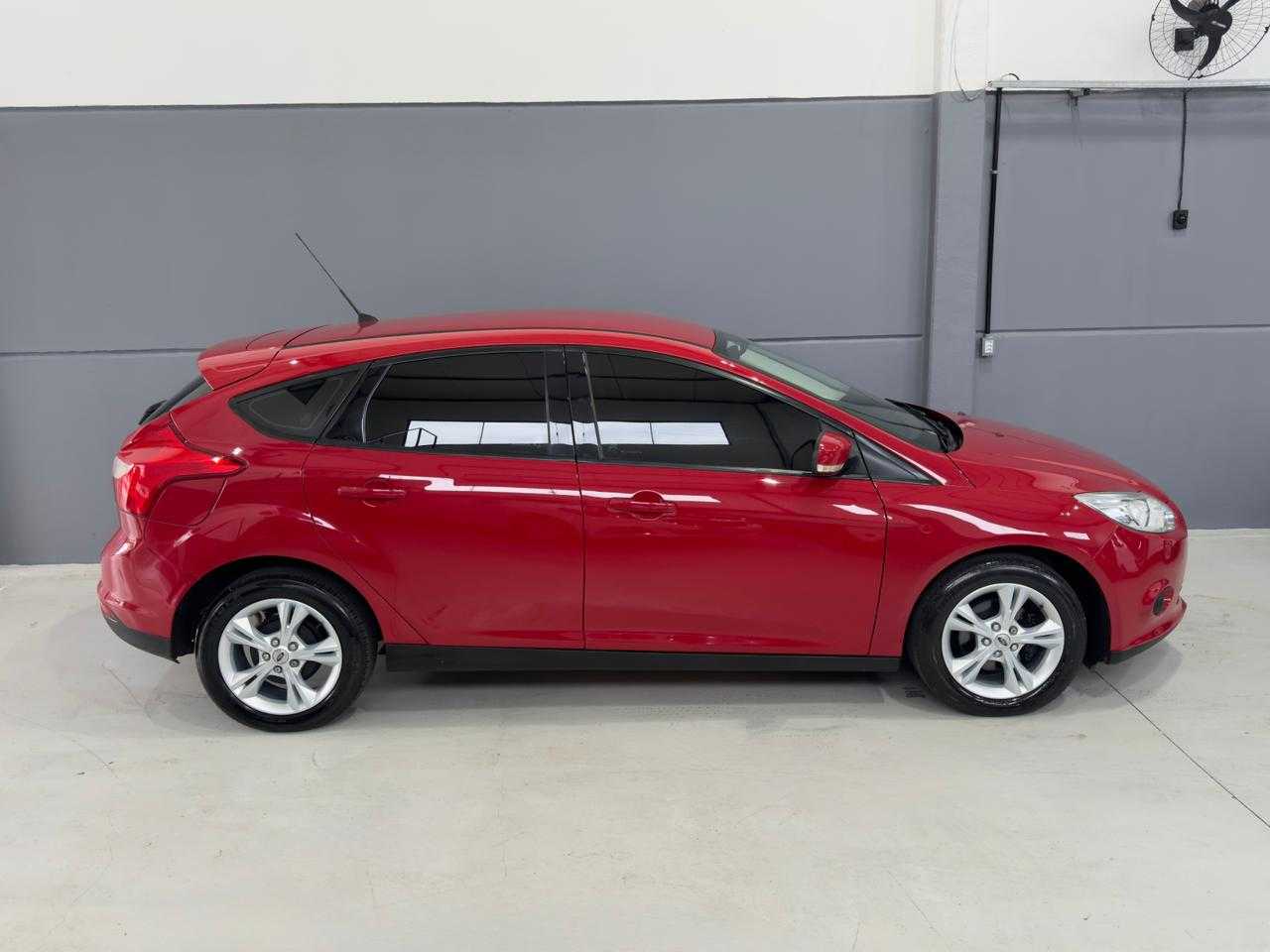FOCUS 1.6 MANUAL