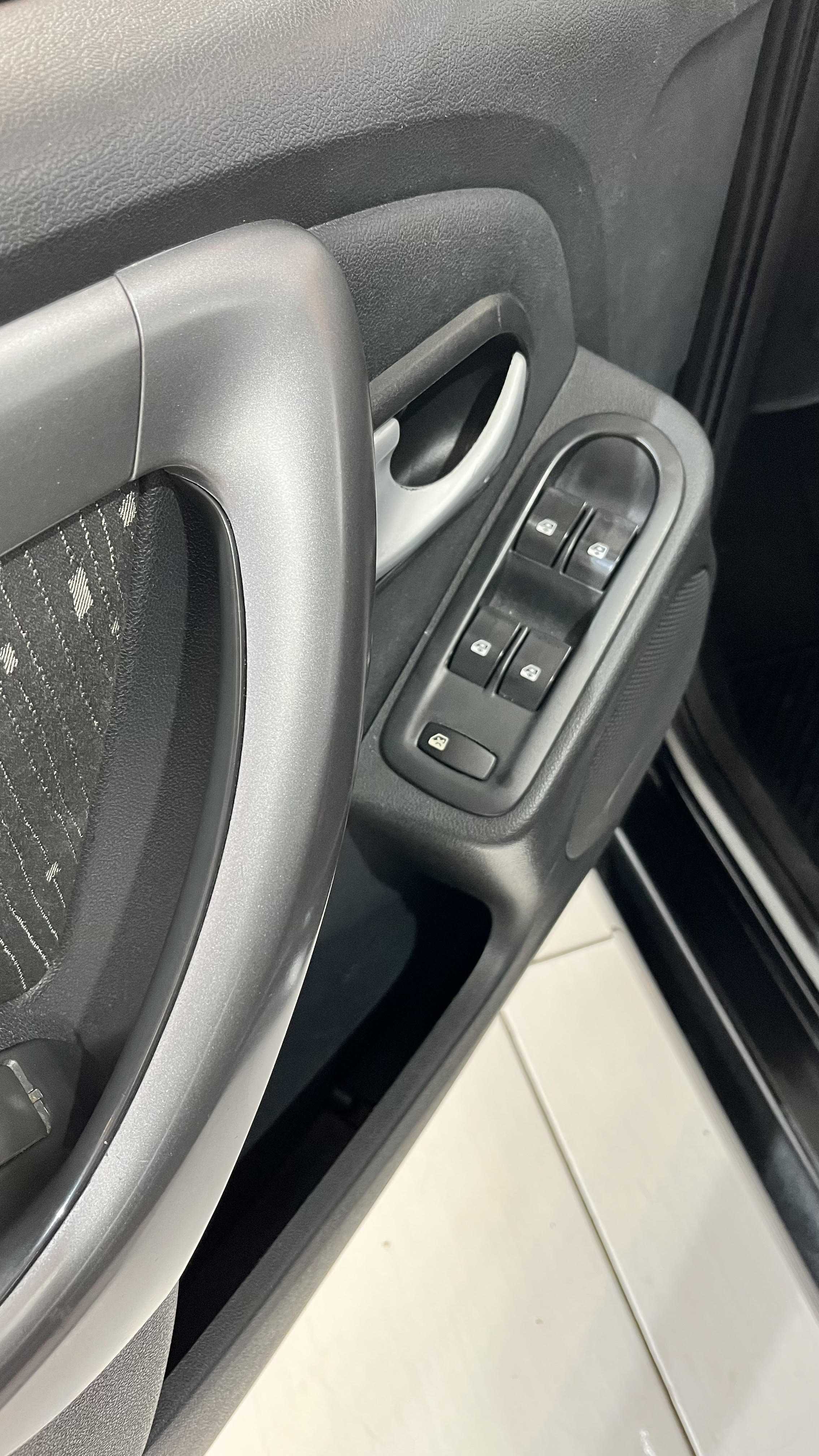 LOGAN EXPRESSION 1.6