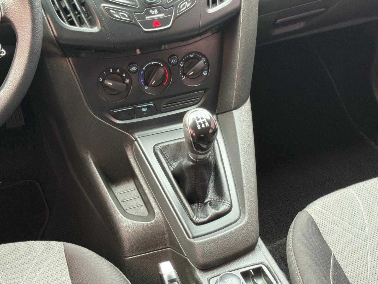 FOCUS 1.6 MANUAL